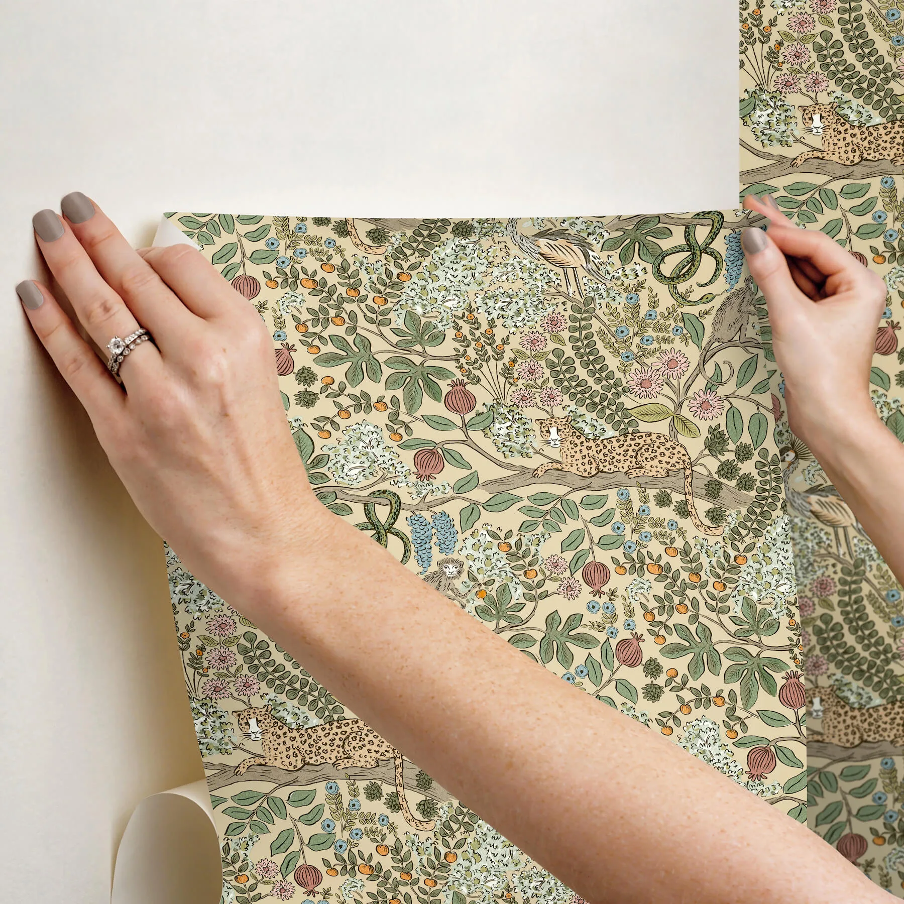 Rifle Paper Co. Safari - Beige Wallpaper | Buy Online Rifle Paper Co. Safari wallpaper, color Beige, SKU PSW1679RL