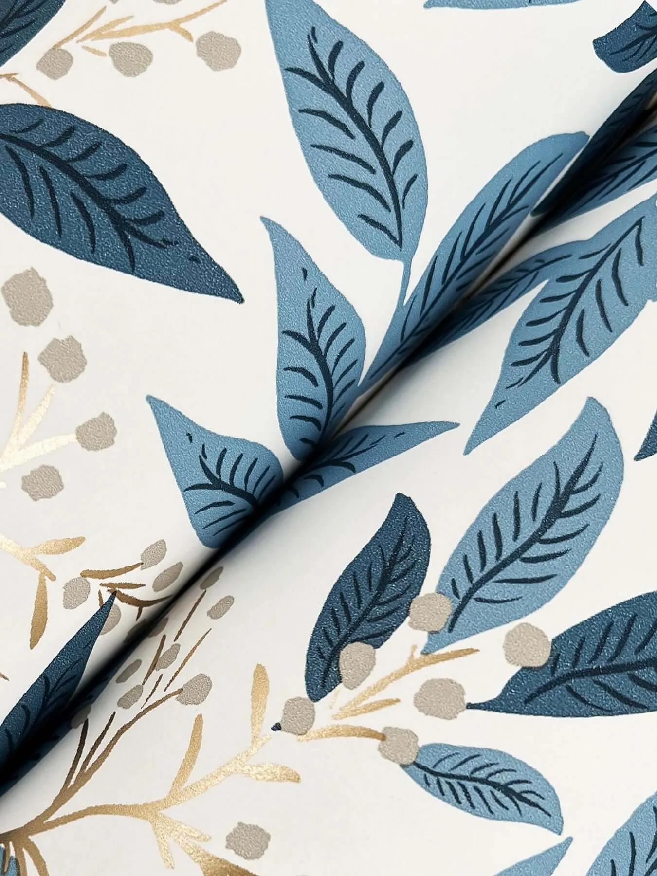 Rifle Paper Co. Willowberry wallpaper, color Blue, SKU RF7461