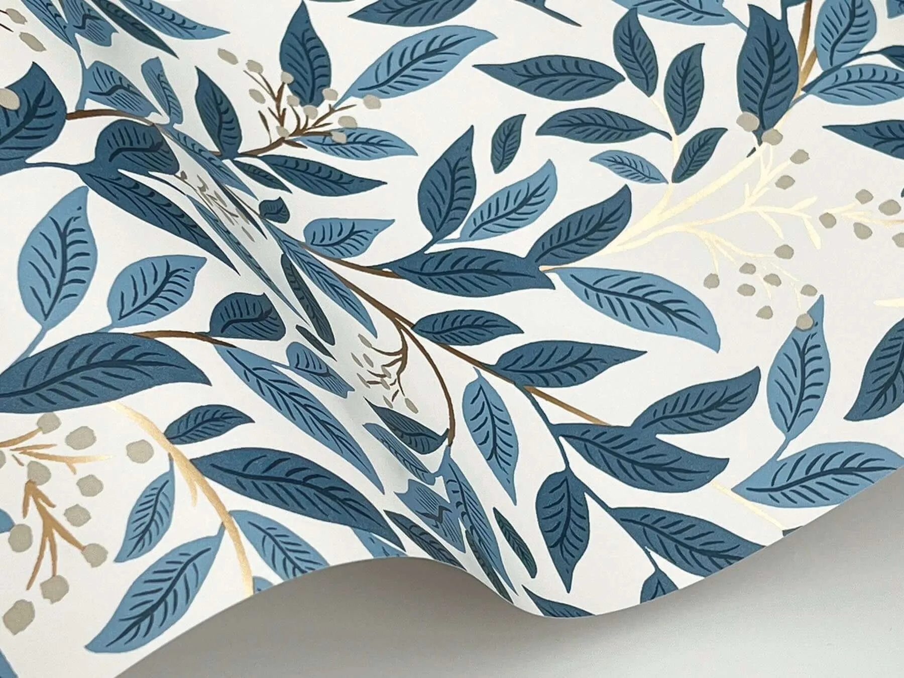 Rifle Paper Co. Willowberry wallpaper, color Blue, SKU RF7461