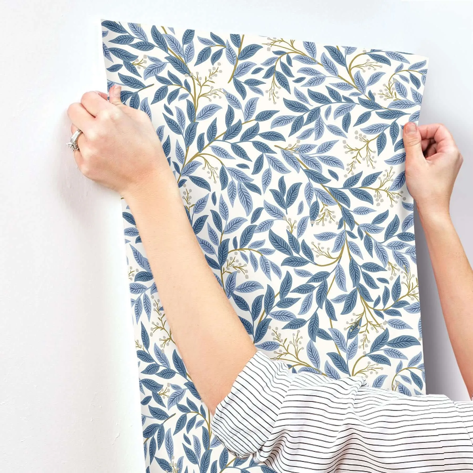 Rifle Paper Co. Willowberry wallpaper, color Blue, SKU RF7461