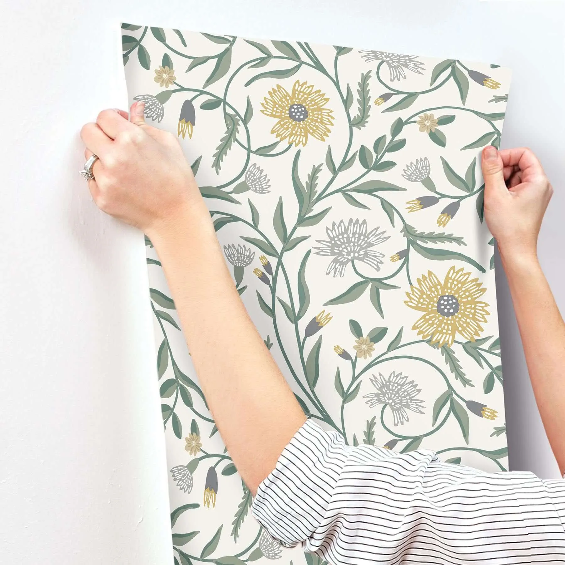 Rifle Paper Co. Aster - Gold Wallpaper | Buy Online Rifle Paper Co. Aster wallpaper, color Gold, SKU RF7432