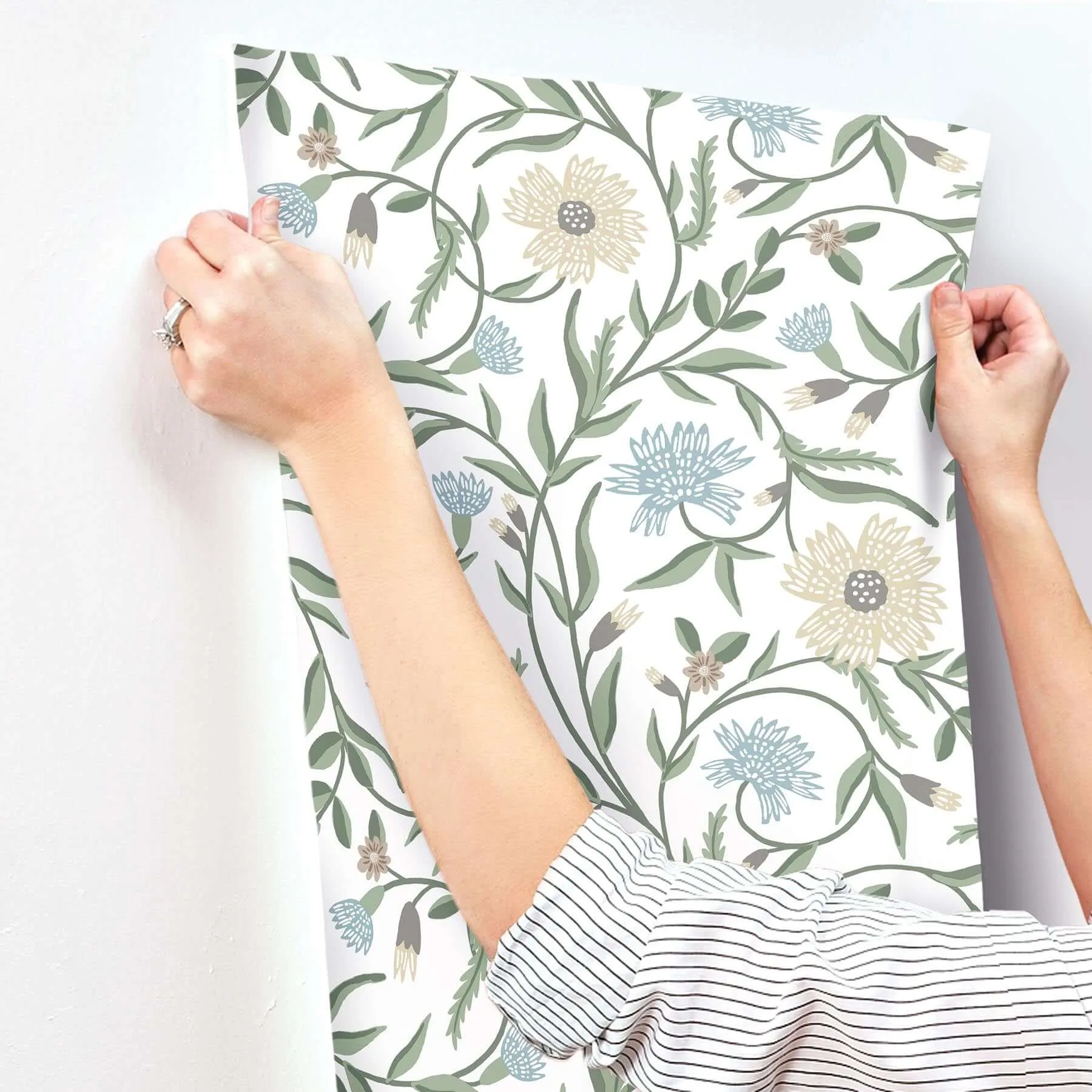 Rifle Paper Co. Aster - White Wallpaper | Buy Online Rifle Paper Co. Aster wallpaper, color White, SKU RF7431