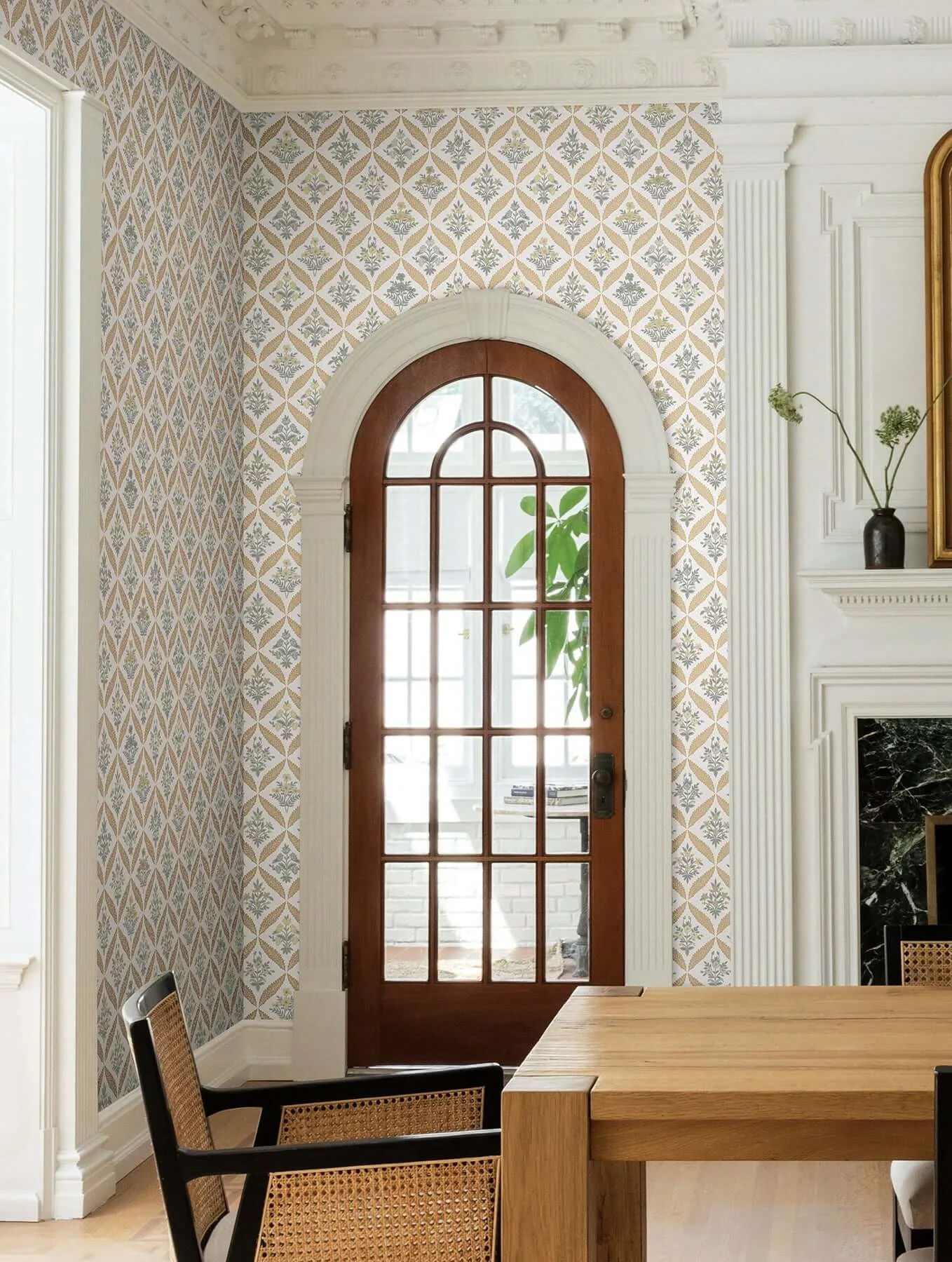 Rifle Paper Co. Estee Garden wallpaper, color Gold, SKU RF7511