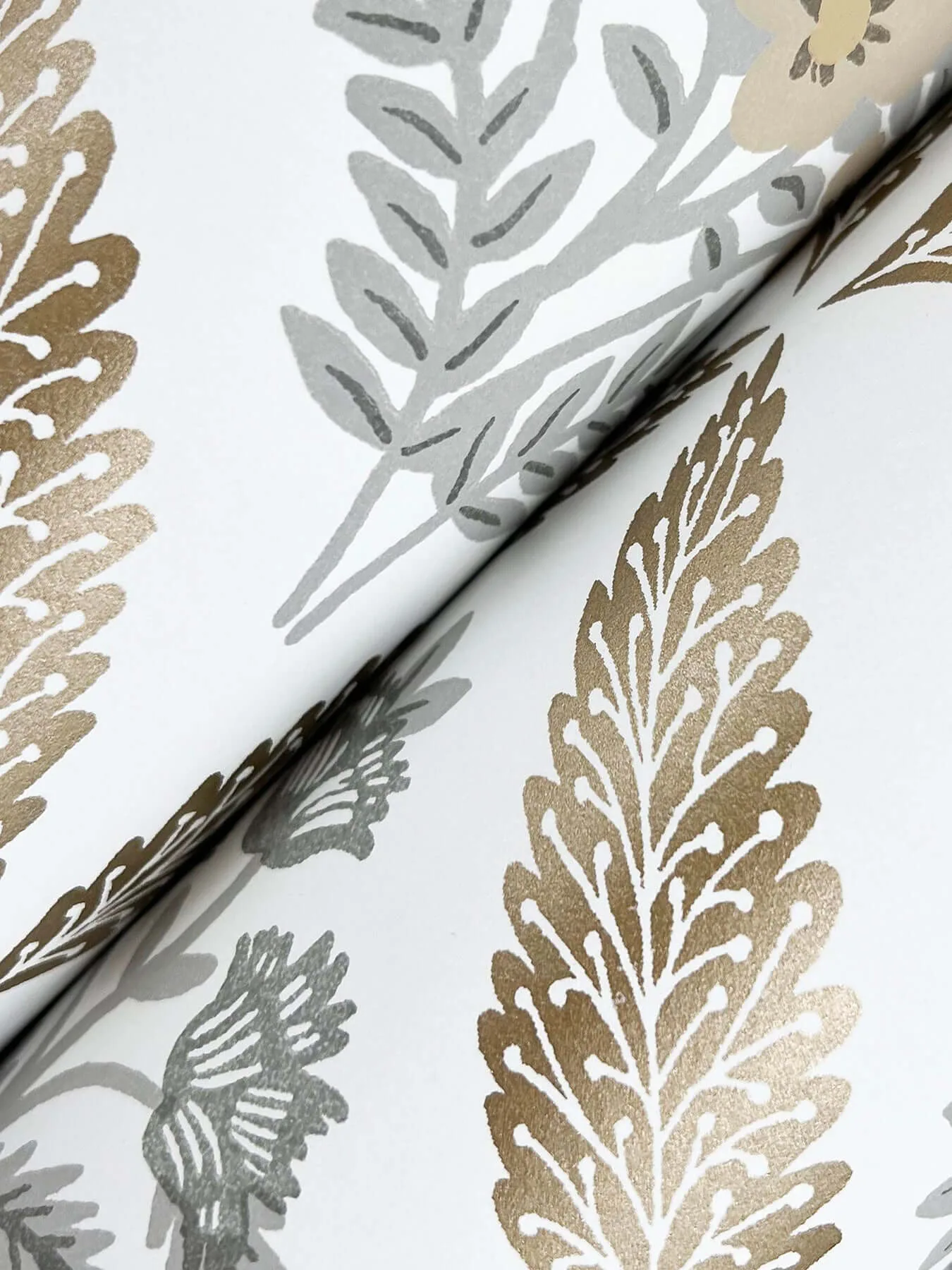 Rifle Paper Co. Estee Garden - Gold Wallpaper | Buy Online Rifle Paper Co. Estee Garden wallpaper, color Gold, SKU RF7511