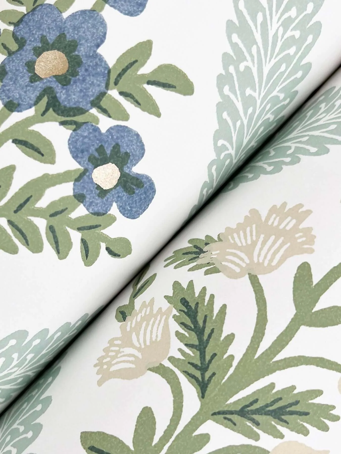 Rifle Paper Co. Estee Garden - Pastel Wallpaper | Buy Online Rifle Paper Co. Estee Garden wallpaper, color Pastel, SKU RF7512