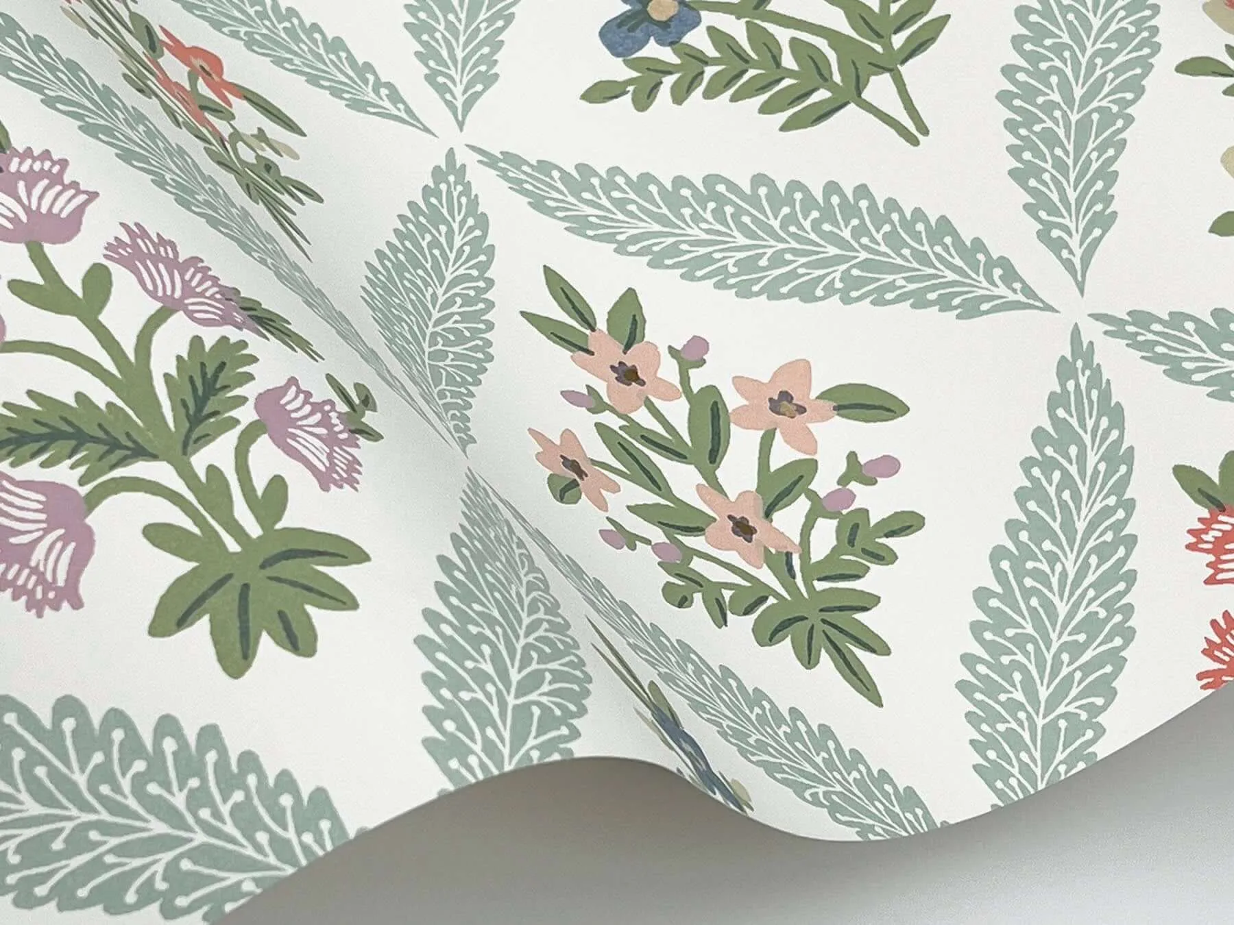 Rifle Paper Co. Estee Garden - Pastel Wallpaper | Buy Online Rifle Paper Co. Estee Garden wallpaper, color Pastel, SKU RF7512