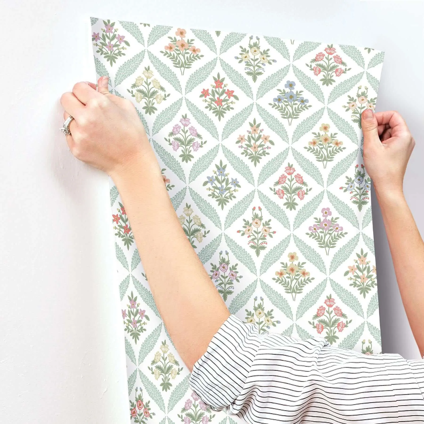 Rifle Paper Co. Estee Garden - Pastel Wallpaper | Buy Online Rifle Paper Co. Estee Garden wallpaper, color Pastel, SKU RF7512