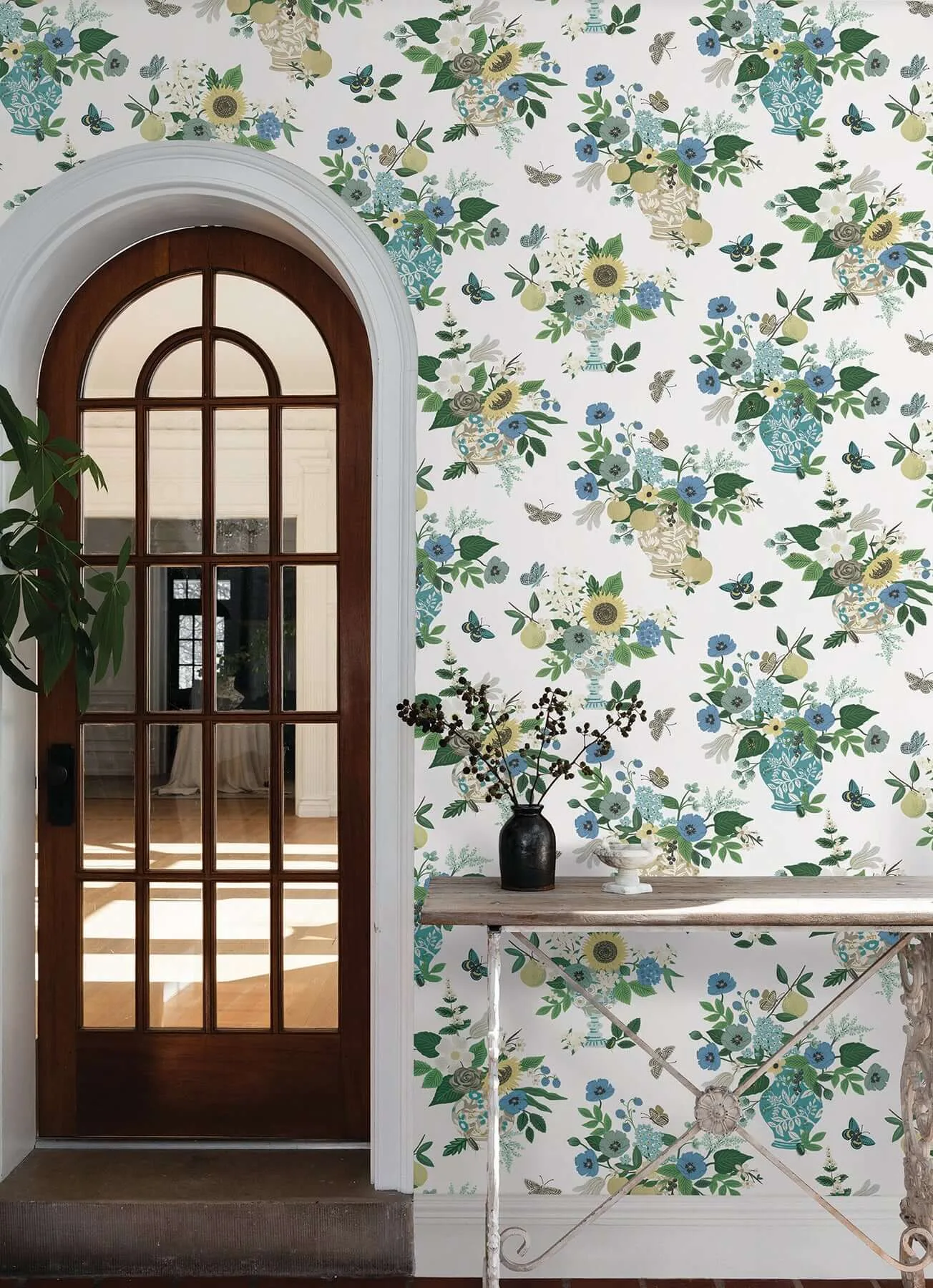 Rifle Paper Co. Flower Studies wallpaper, color Blue, SKU RF7401