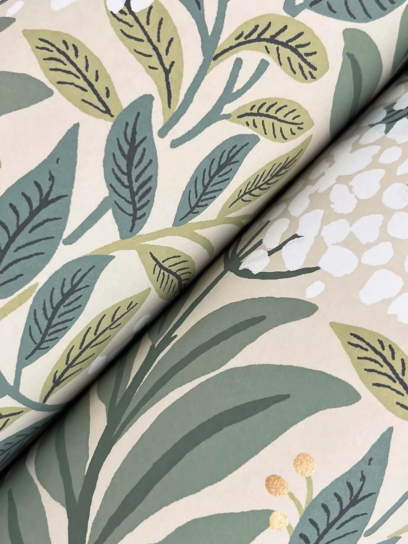 Rifle Paper Co. Highgrove - Linen Wallpaper | Buy Online Rifle Paper Co. Highgrove wallpaper, color Linen, SKU RF7502