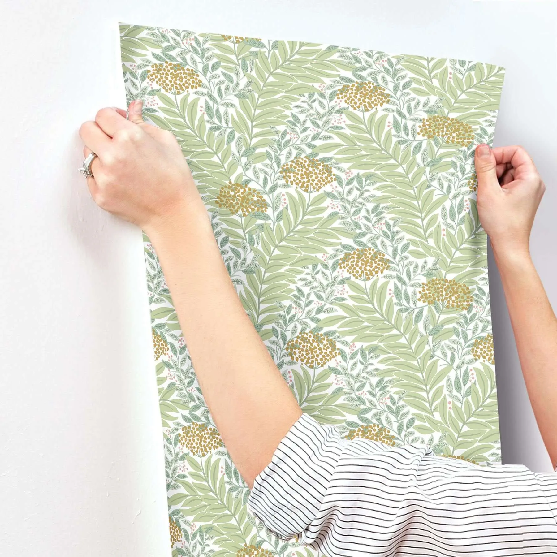 Rifle Paper Co. Highgrove - White Wallpaper | Buy Online Rifle Paper Co. Highgrove wallpaper, color White, SKU RF7501