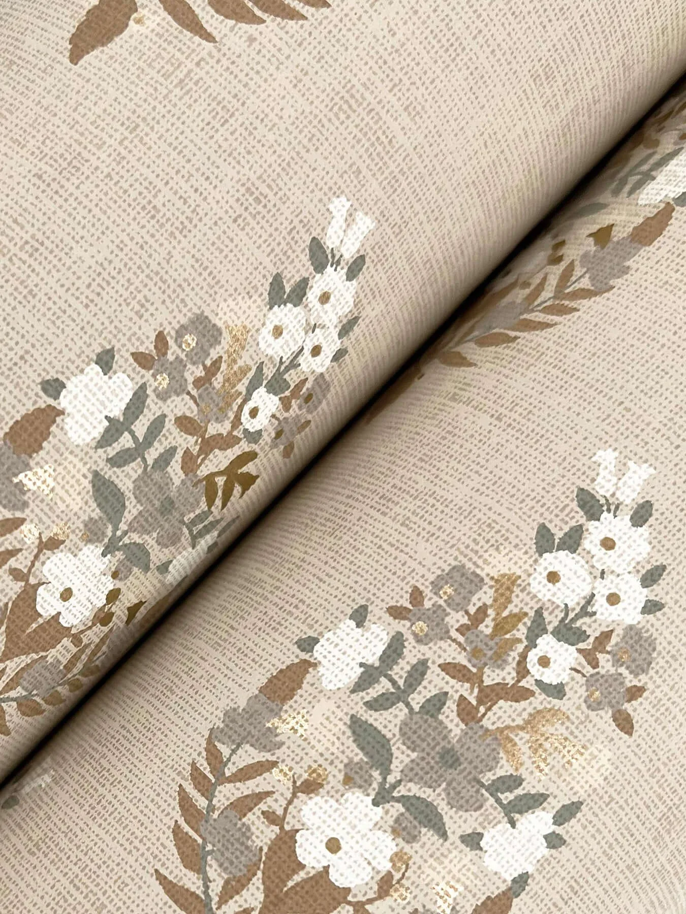 Rifle Paper Co. Paisley wallpaper, color Linen, SKU RF7474