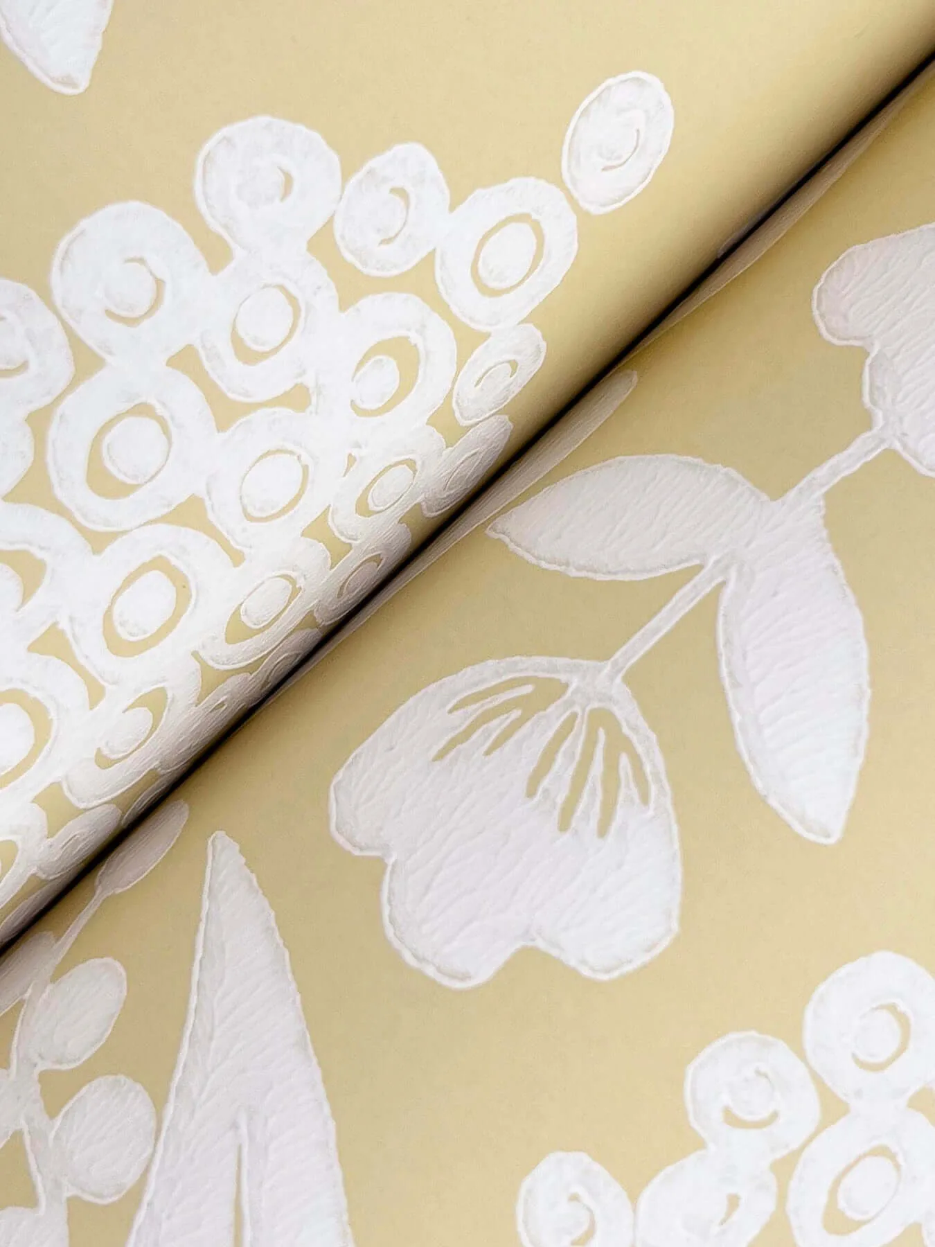 Rifle Paper Co. Pineapple Damask - Yellow Wallpaper | Buy Online Rifle Paper Co. Pineapple Damask wallpaper, color Yellow, SKU RF7481