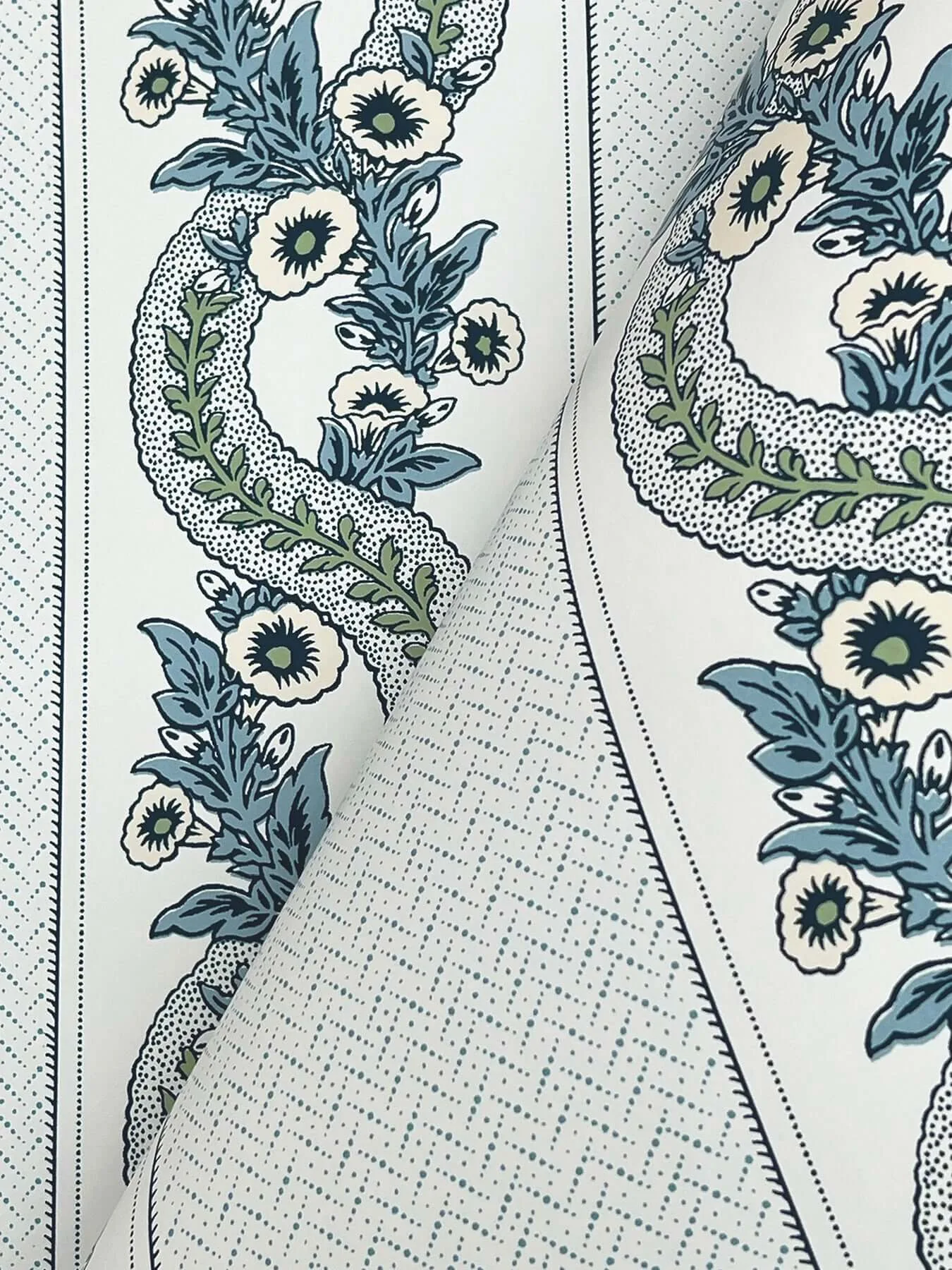 Ronald Redding Abbey's Garland - Aqua Wallpaper | Buy Online Ronald Redding Abbey's Garland wallpaper, color Aqua, SKU MX9692