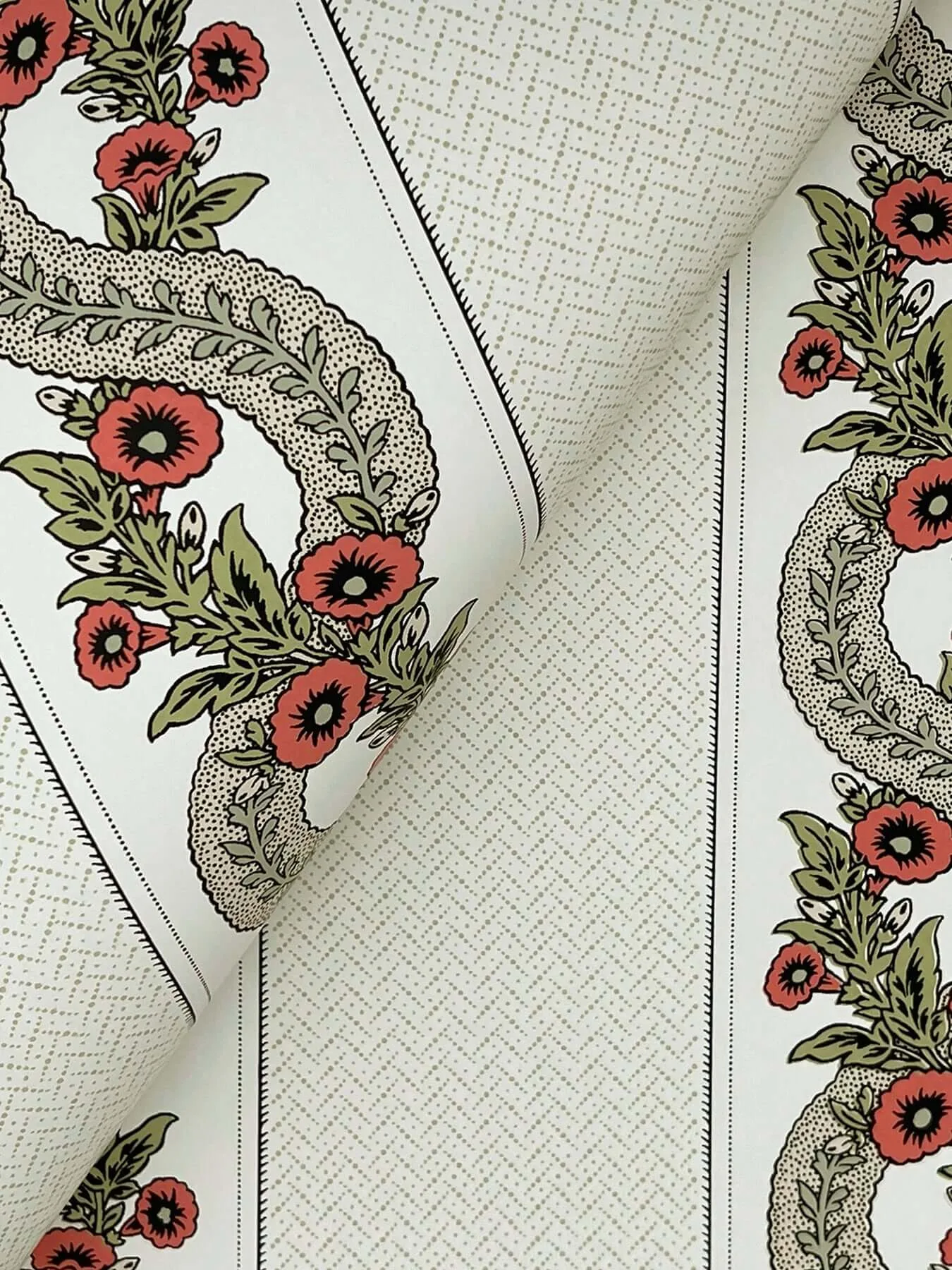 Ronald Redding Abbey's Garland - Red & Green Wallpaper | Buy Online Ronald Redding Abbey's Garland wallpaper, color Red & Green, SKU MX9693