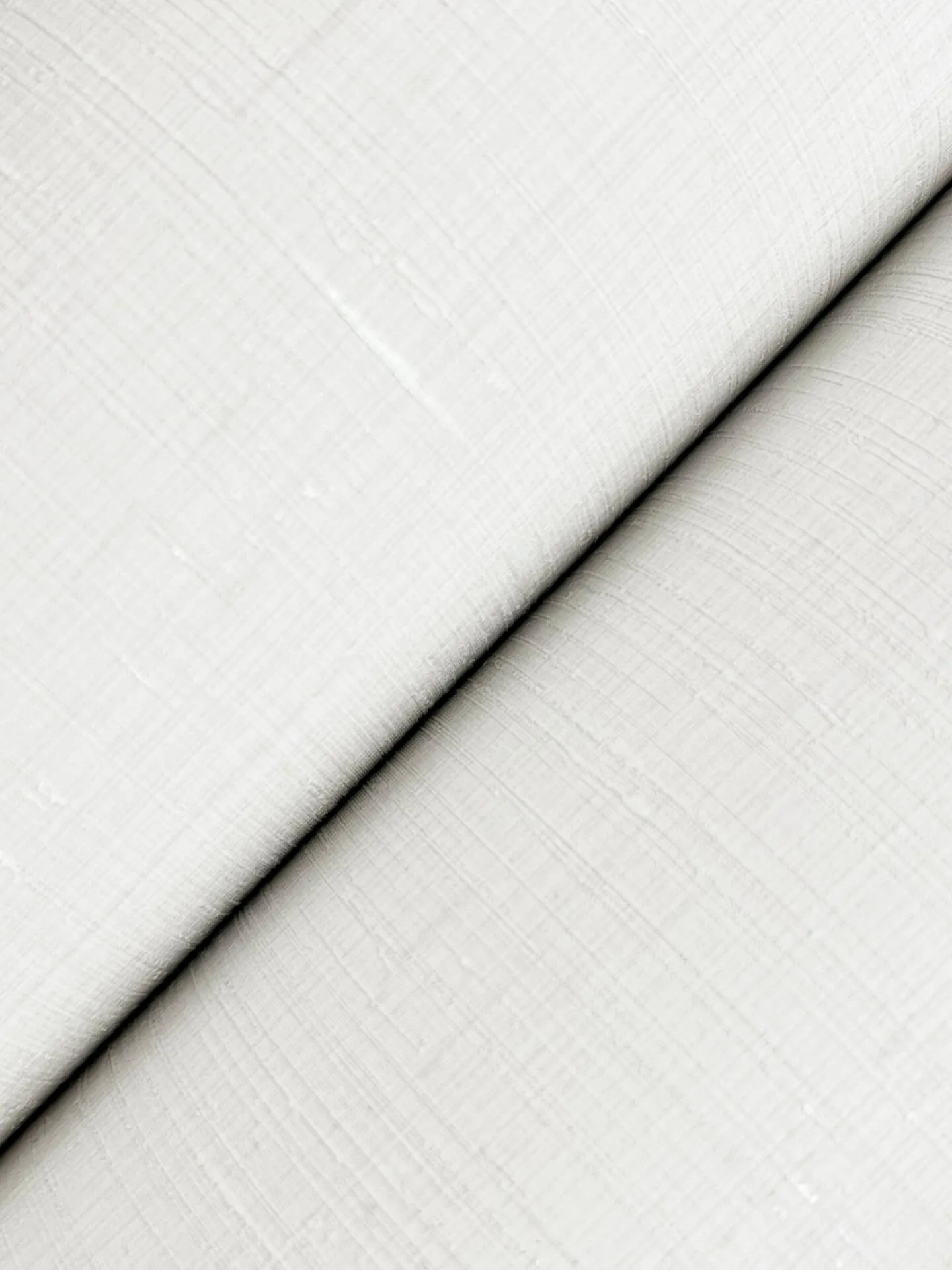 Ronald Redding Amari - Porcelain Wallpaper | Buy Online Ronald Redding Amari wallpaper, color Porcelain, SKU GT4596N