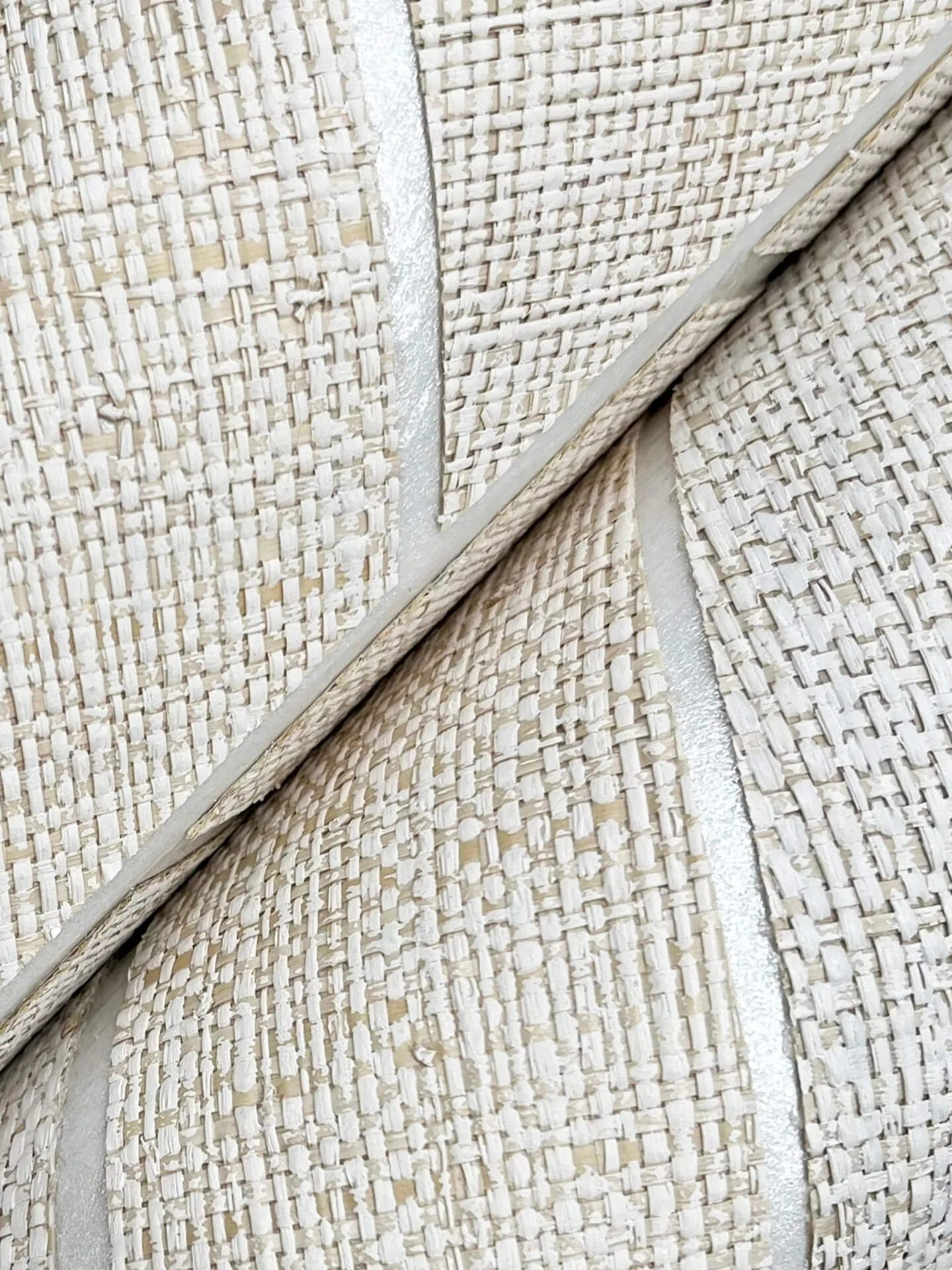 Ronald Redding Atelier Herringbone - White Wallpaper | Buy Online Ronald Redding Atelier Herringbone wallpaper, color White, SKU HO2108GV