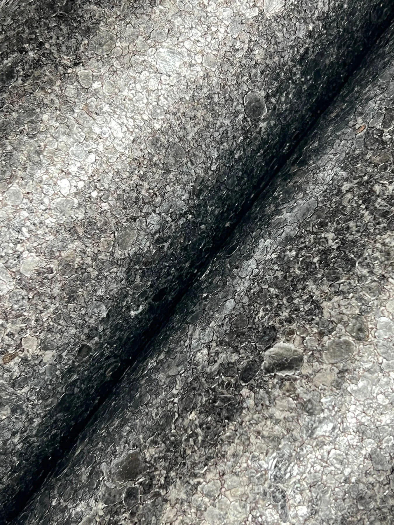 Ronald Redding Brilliant Mica - Black Wallpaper | Buy Online Ronald Redding Brilliant Mica wallpaper, color Black, SKU VR1500