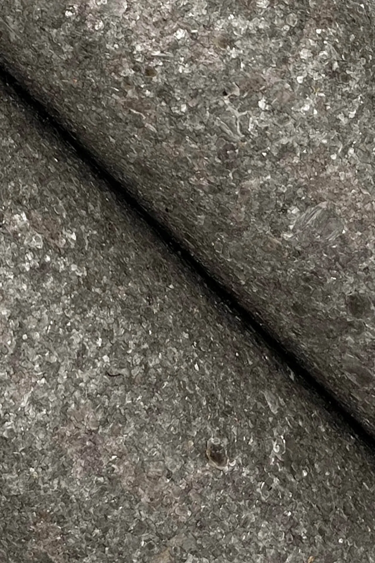 Ronald Redding Brilliant Mica - Graphite Wallpaper | Buy Online Ronald Redding Brilliant Mica wallpaper, color Graphite, SKU GV0215