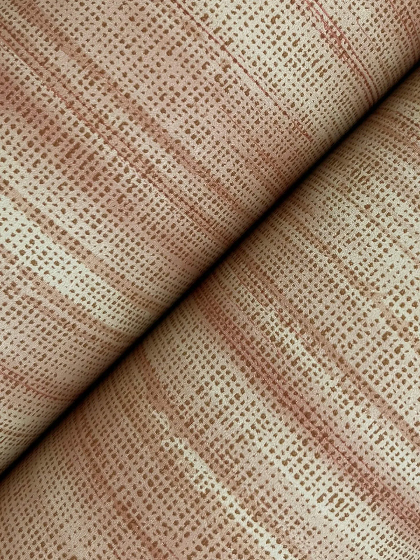 Ronald Redding Brushed Linen - Brick Wallpaper | Buy Online Ronald Redding Brushed Linen wallpaper, color Brick, SKU GT4565