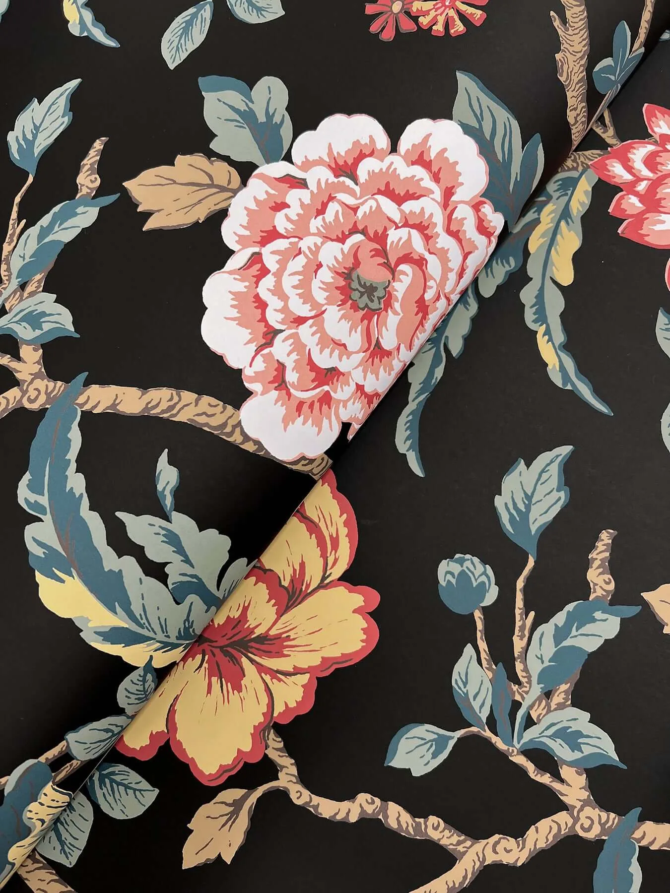 Ronald Redding Courtyard Botanical - Scarlet Wallpaper | Buy Online Ronald Redding Courtyard Botanical wallpaper, color Scarlet, SKU MX9656