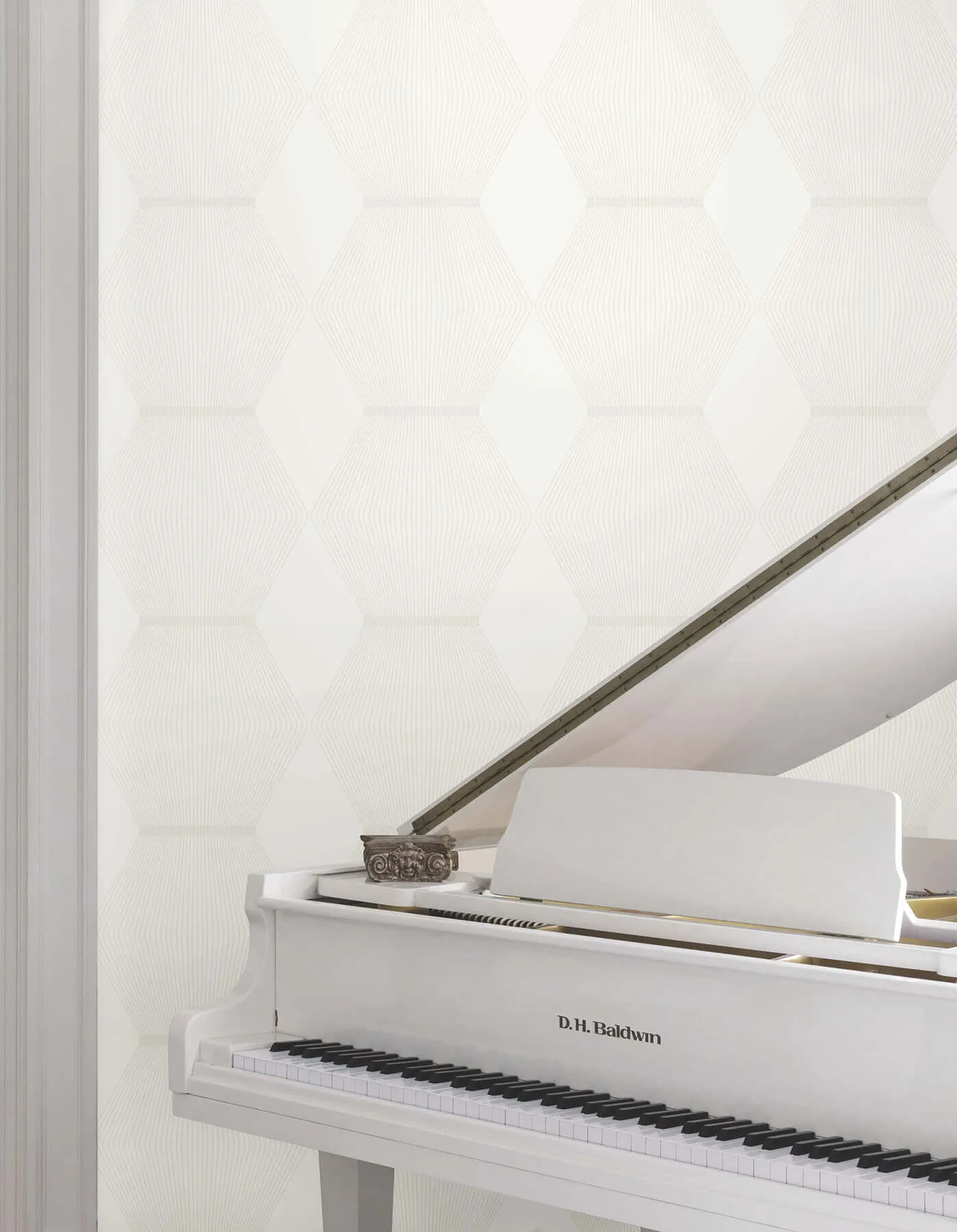 Ronald Redding Diamond Legacy - White Wallpaper | Buy Online Ronald Redding Diamond Legacy wallpaper, color White, SKU MX9634