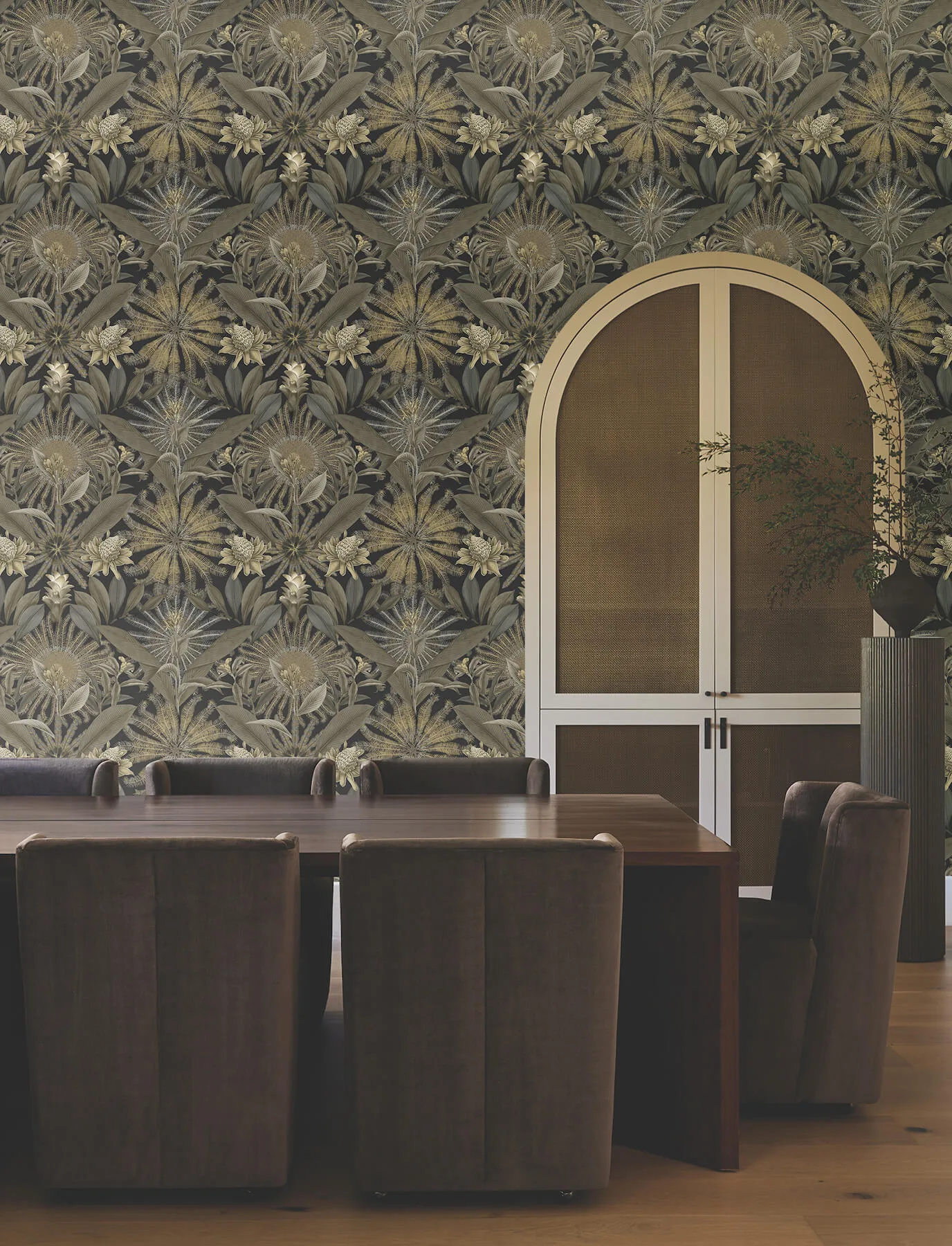 Ronald Redding Enchanted Garden - Black Wallpaper | Buy Online Ronald Redding Enchanted Garden wallpaper, color Black, SKU VR1531