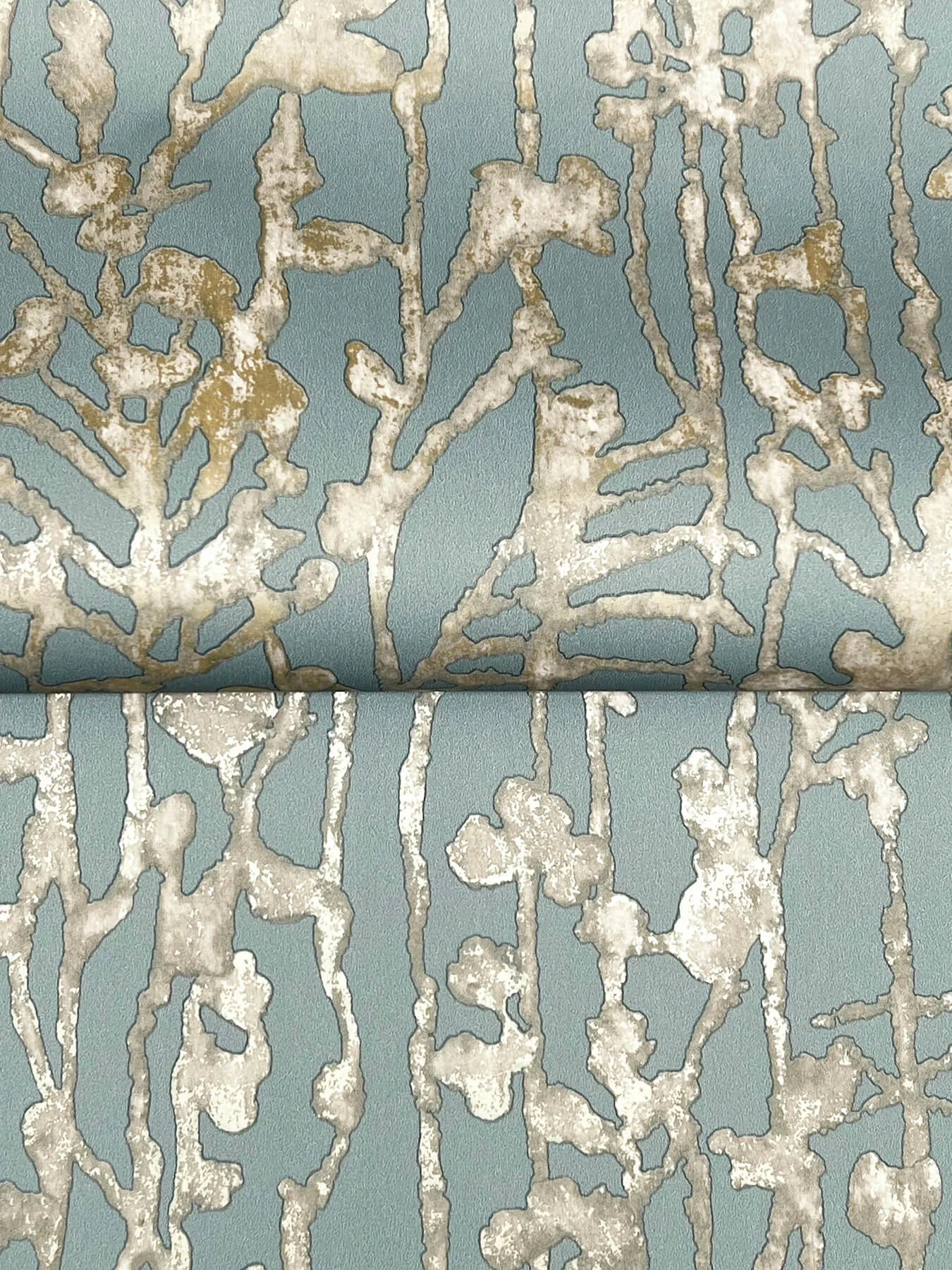 Ronald Redding Filigree - Light Blue Wallpaper | Buy Online Ronald Redding Filigree wallpaper, color Light Blue, SKU VR1557
