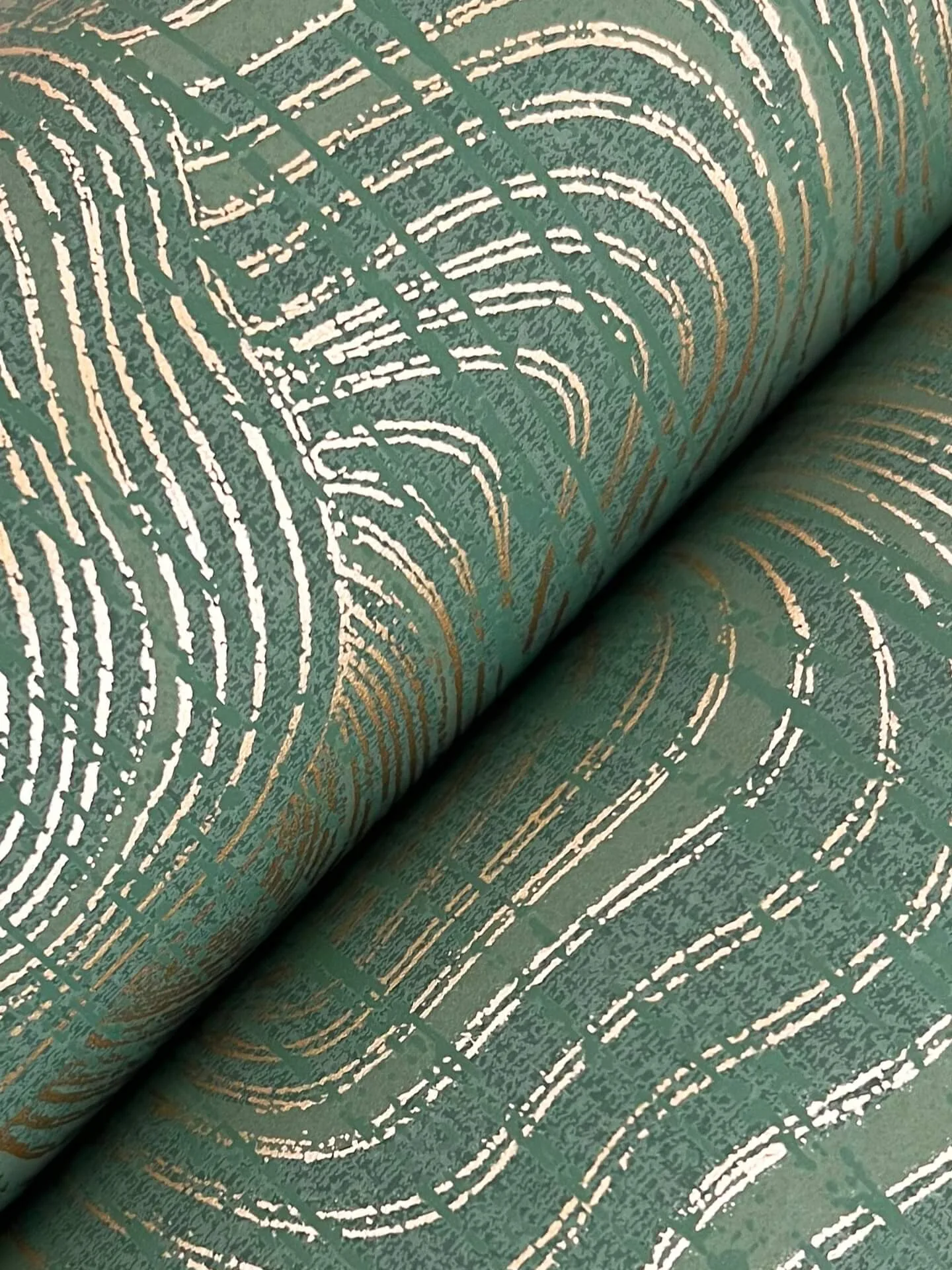 Ronald Redding Geodes wallpaper, color Green, SKU GT4528