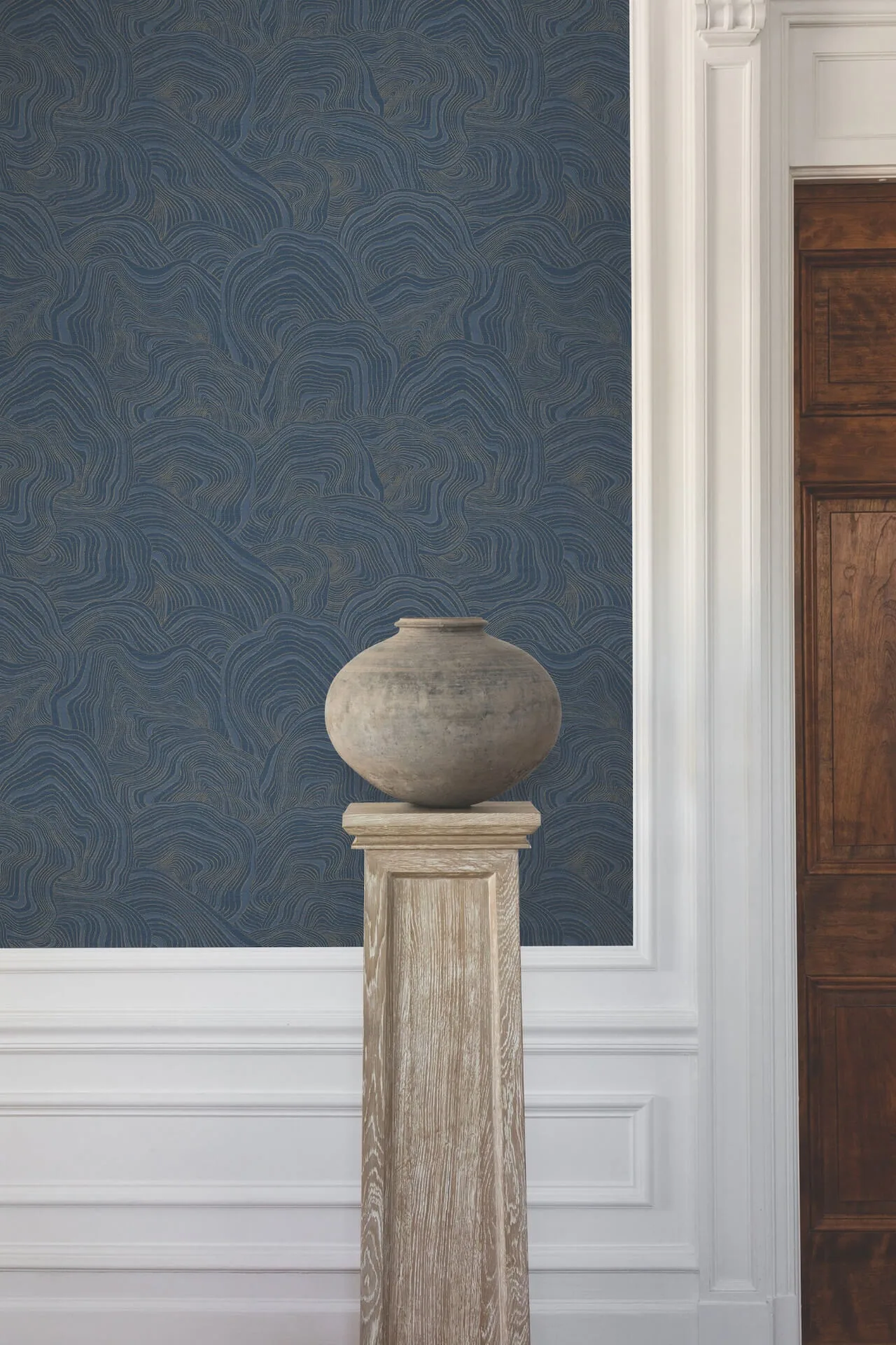 Ronald Redding Geodes wallpaper, color Navy, SKU GT4527