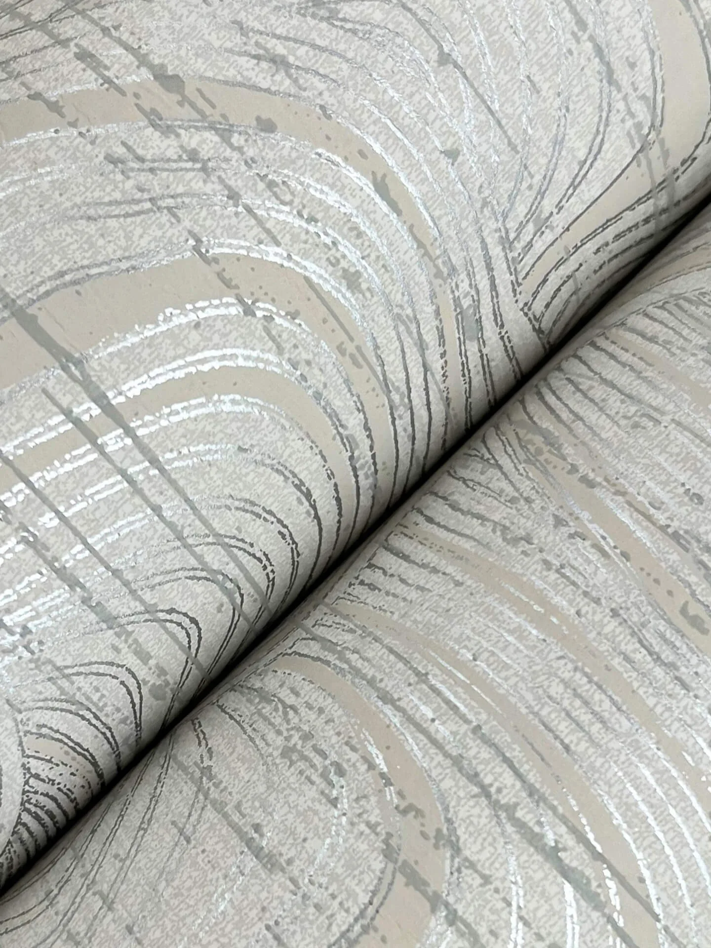 Ronald Redding Geodes - Taupe Wallpaper | Buy Online Ronald Redding Geodes wallpaper, color Taupe, SKU KT2164