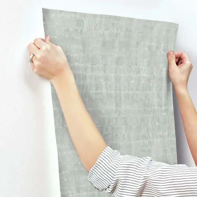 Ronald Redding Liquid Metal - Silver Wallpaper | Buy Online Ronald Redding Liquid Metal wallpaper, color Silver, SKU KT2133