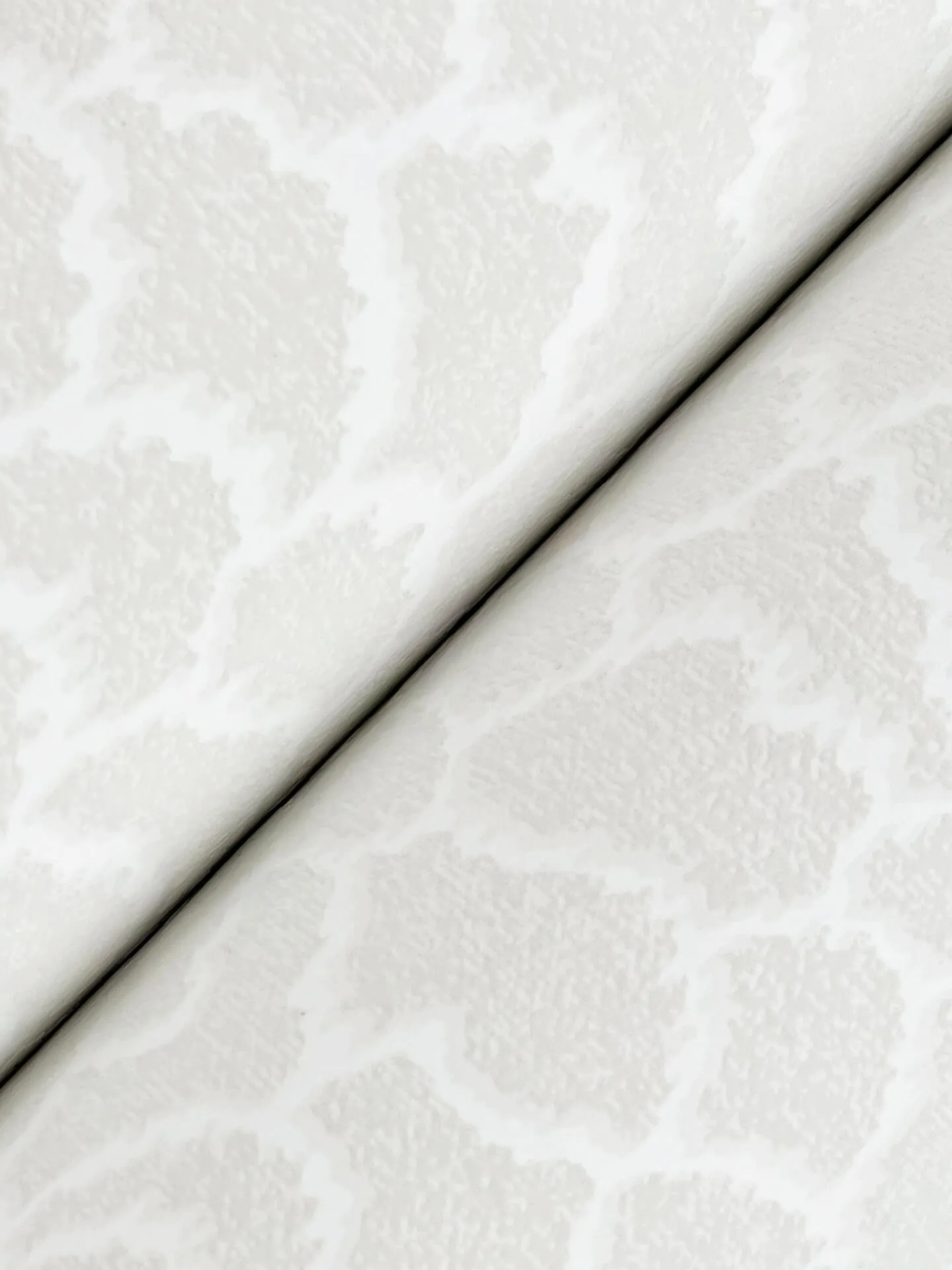 Ronald Redding Nadie - White Wallpaper | Buy Online Ronald Redding Nadie wallpaper, color White, SKU GT4576