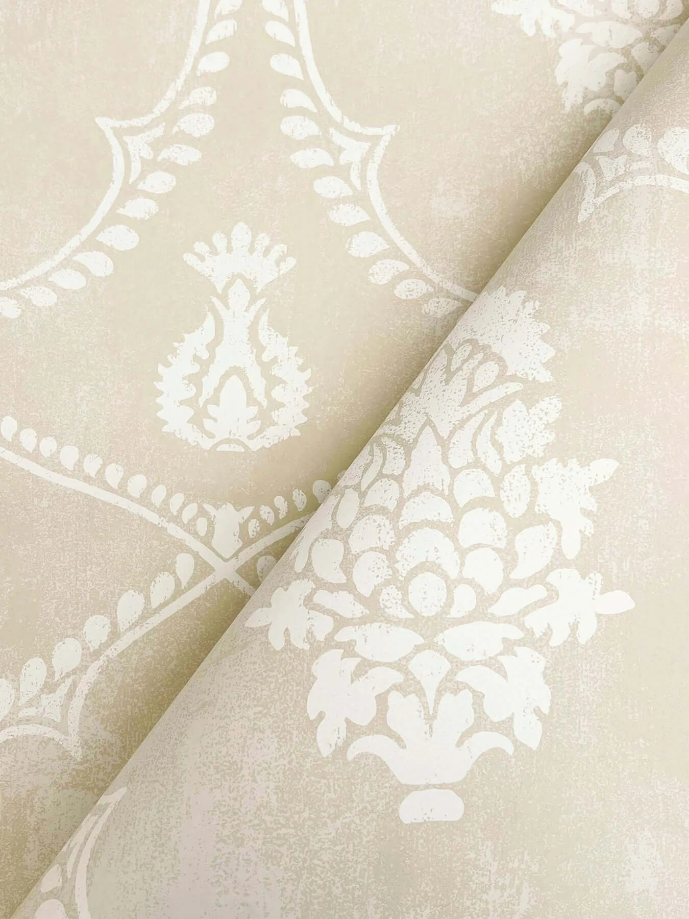 Ronald Redding Royal Damask - Beige Wallpaper | Buy Online Ronald Redding Royal Damask wallpaper, color Beige, SKU MX9641