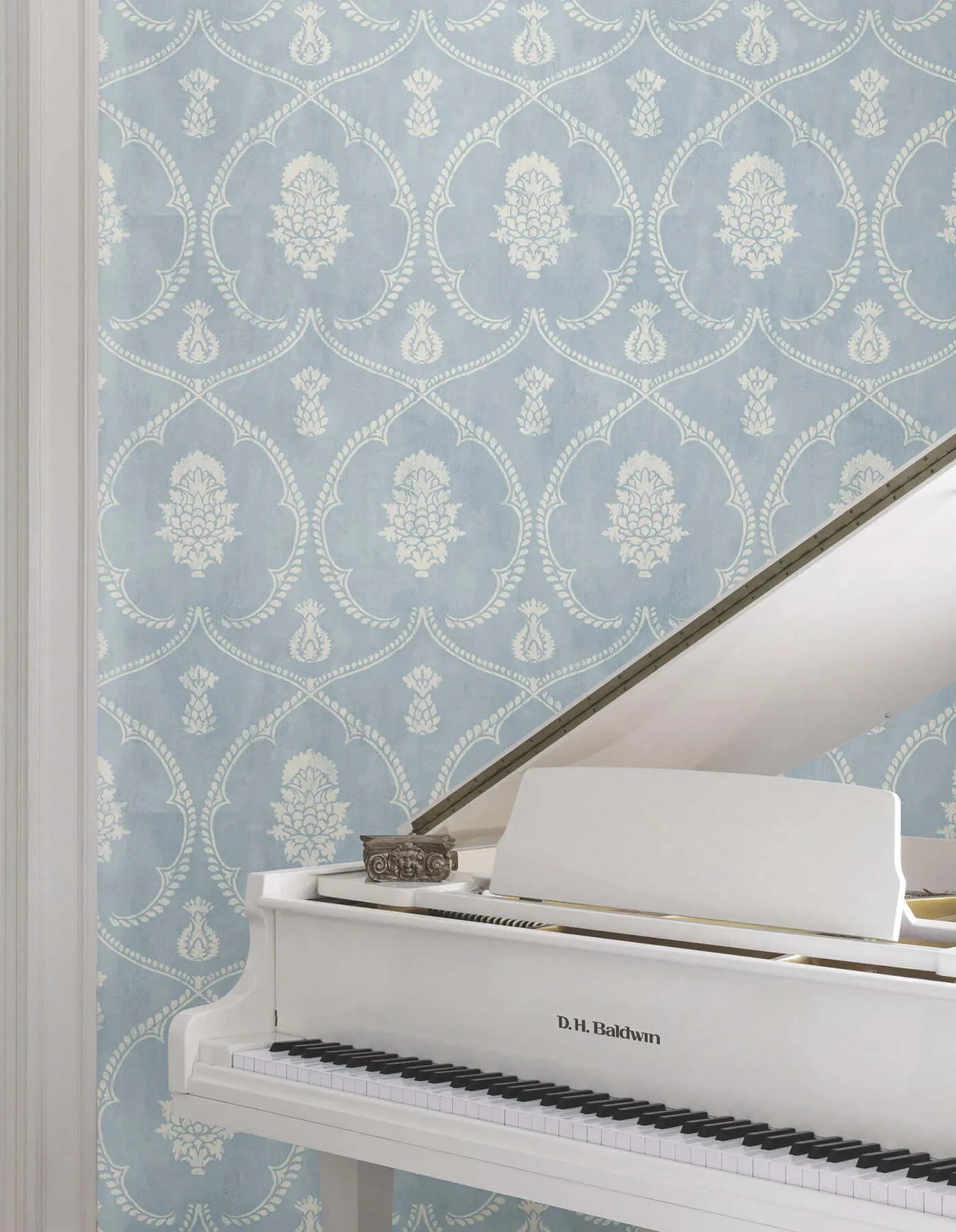 Ronald Redding Royal Damask - Blue Wallpaper | Buy Online Ronald Redding Royal Damask wallpaper, color Blue, SKU MX9644