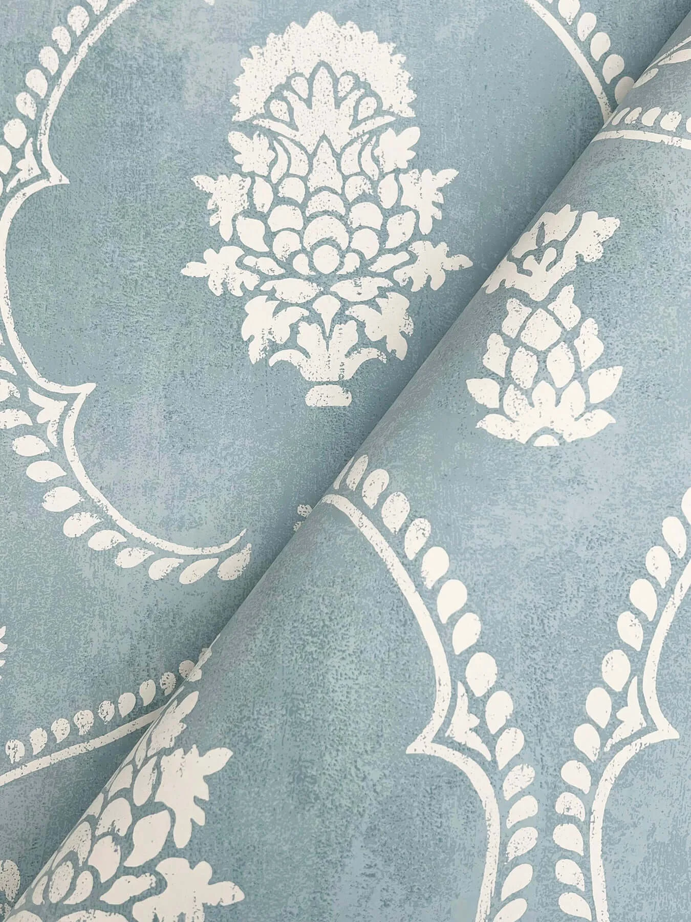 Ronald Redding Royal Damask - Blue Wallpaper | Buy Online Ronald Redding Royal Damask wallpaper, color Blue, SKU MX9644