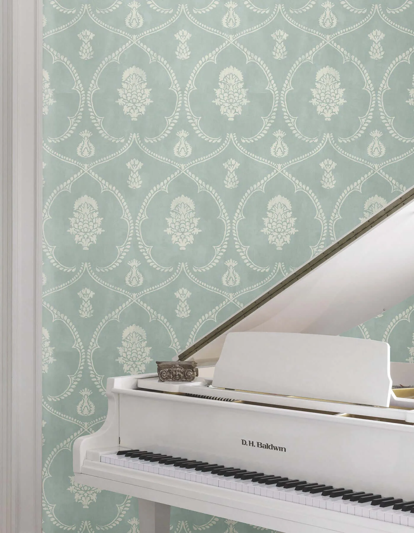 Ronald Redding Royal Damask wallpaper, color Jade, SKU MX9645