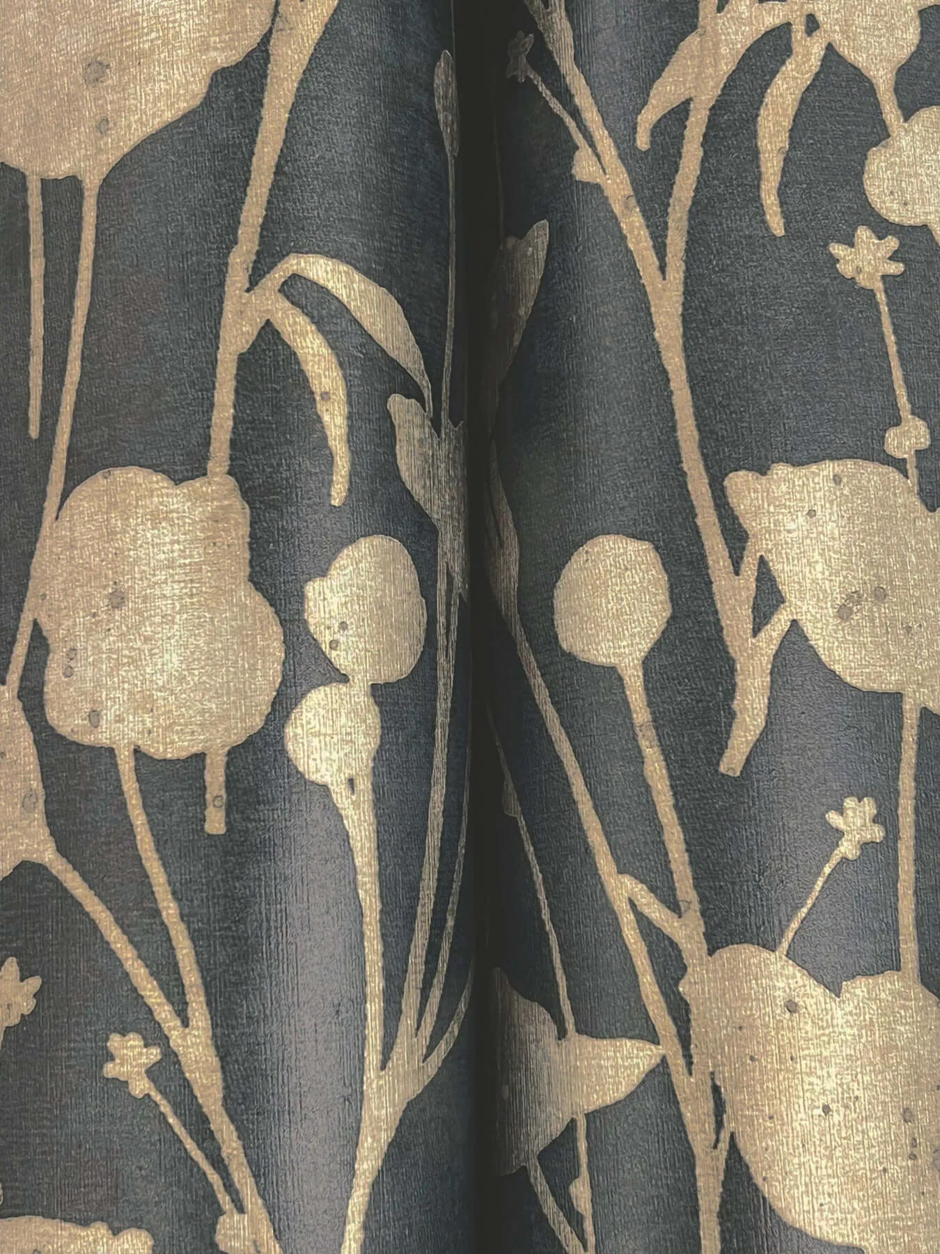 Ronald Redding Shimmering Poppies - Black & Gold Wallpaper | Buy Online Ronald Redding Shimmering Poppies wallpaper, color Black & Gold, SKU ZA8066