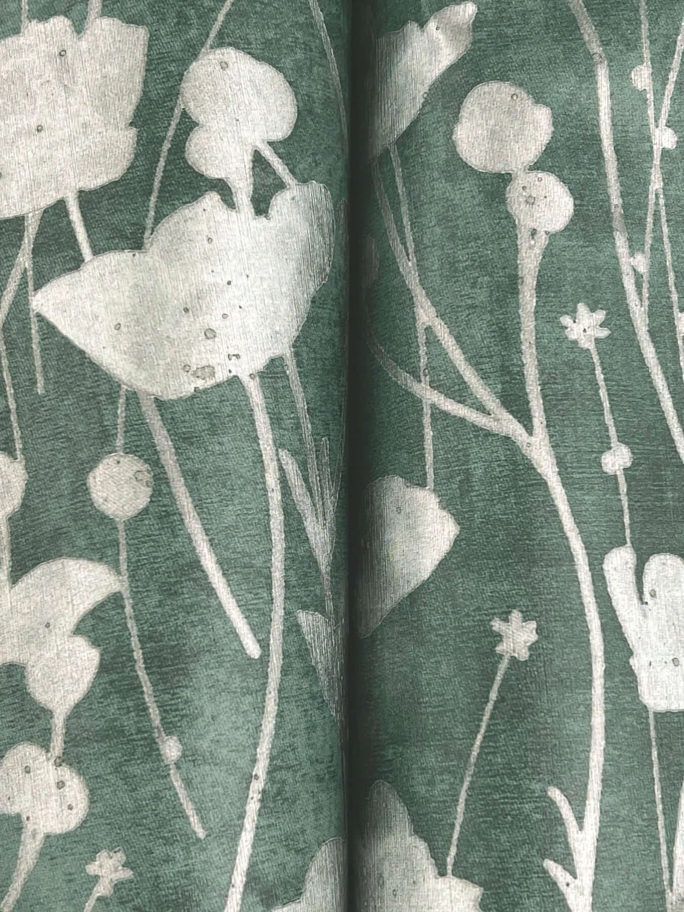 Ronald Redding Shimmering Poppies wallpaper, color Green & Silver, SKU ZA8068