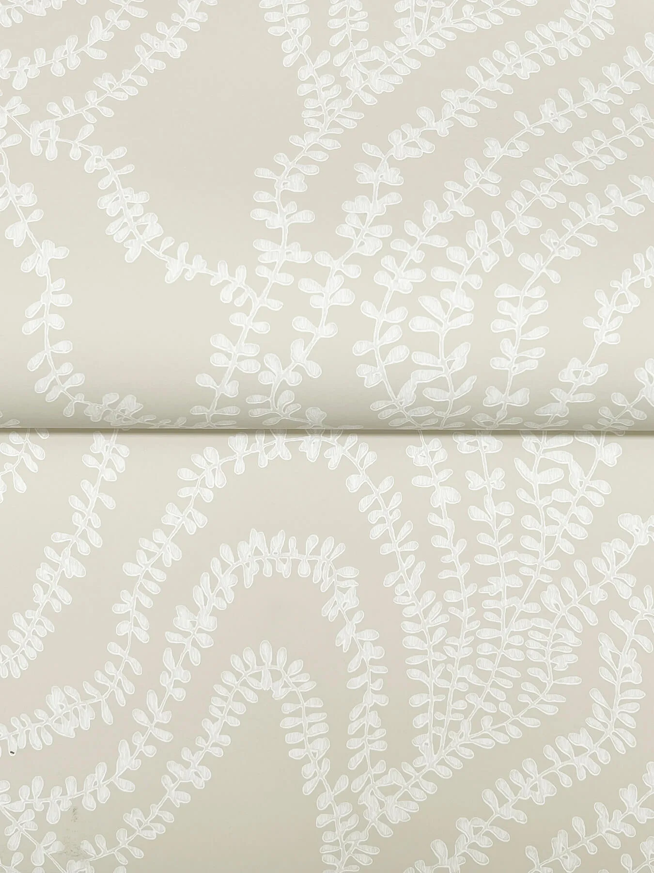 Ronald Redding String of Pearls wallpaper, color Beige, SKU VR1518