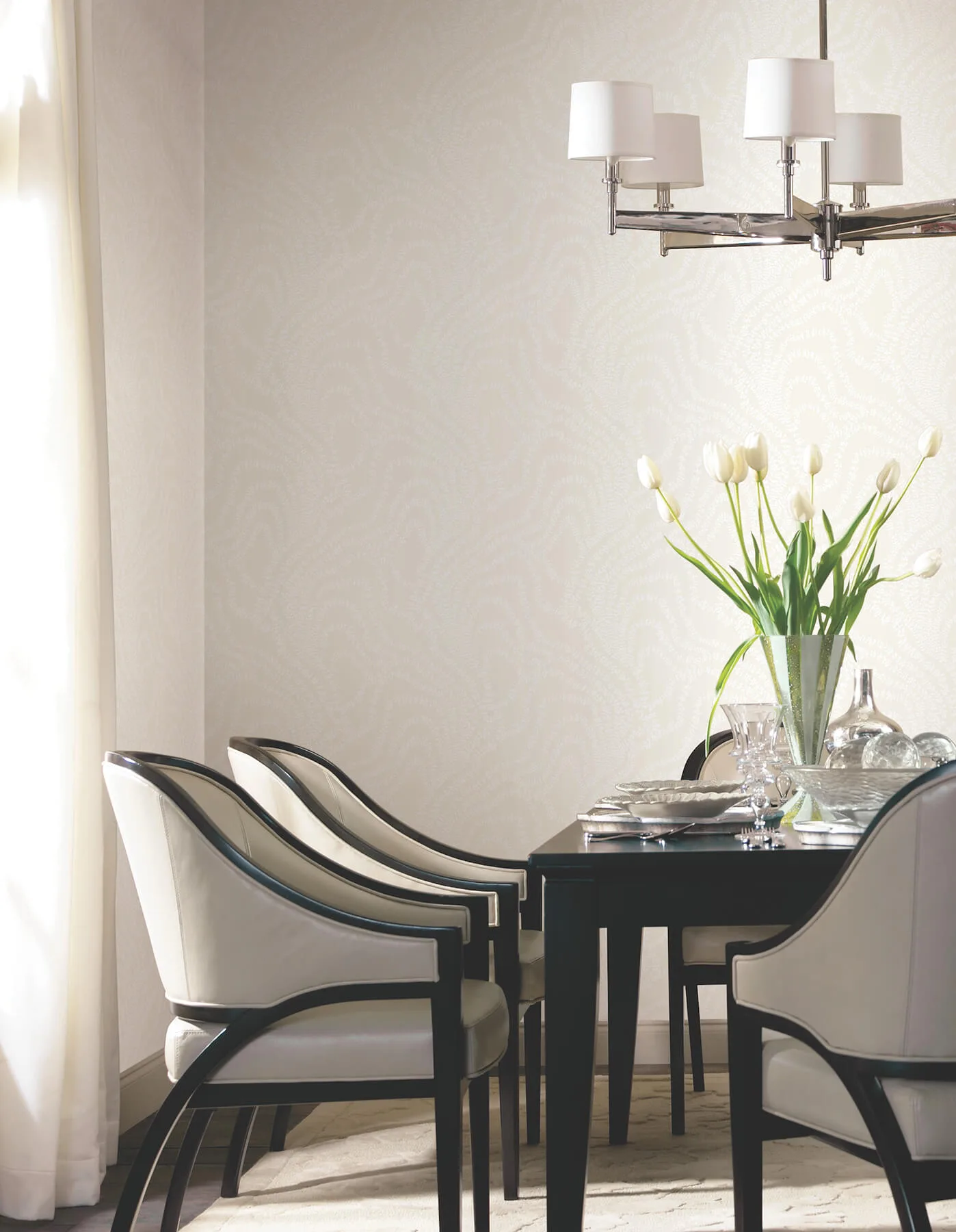 Ronald Redding String of Pearls wallpaper, color Pearl, SKU VR1514