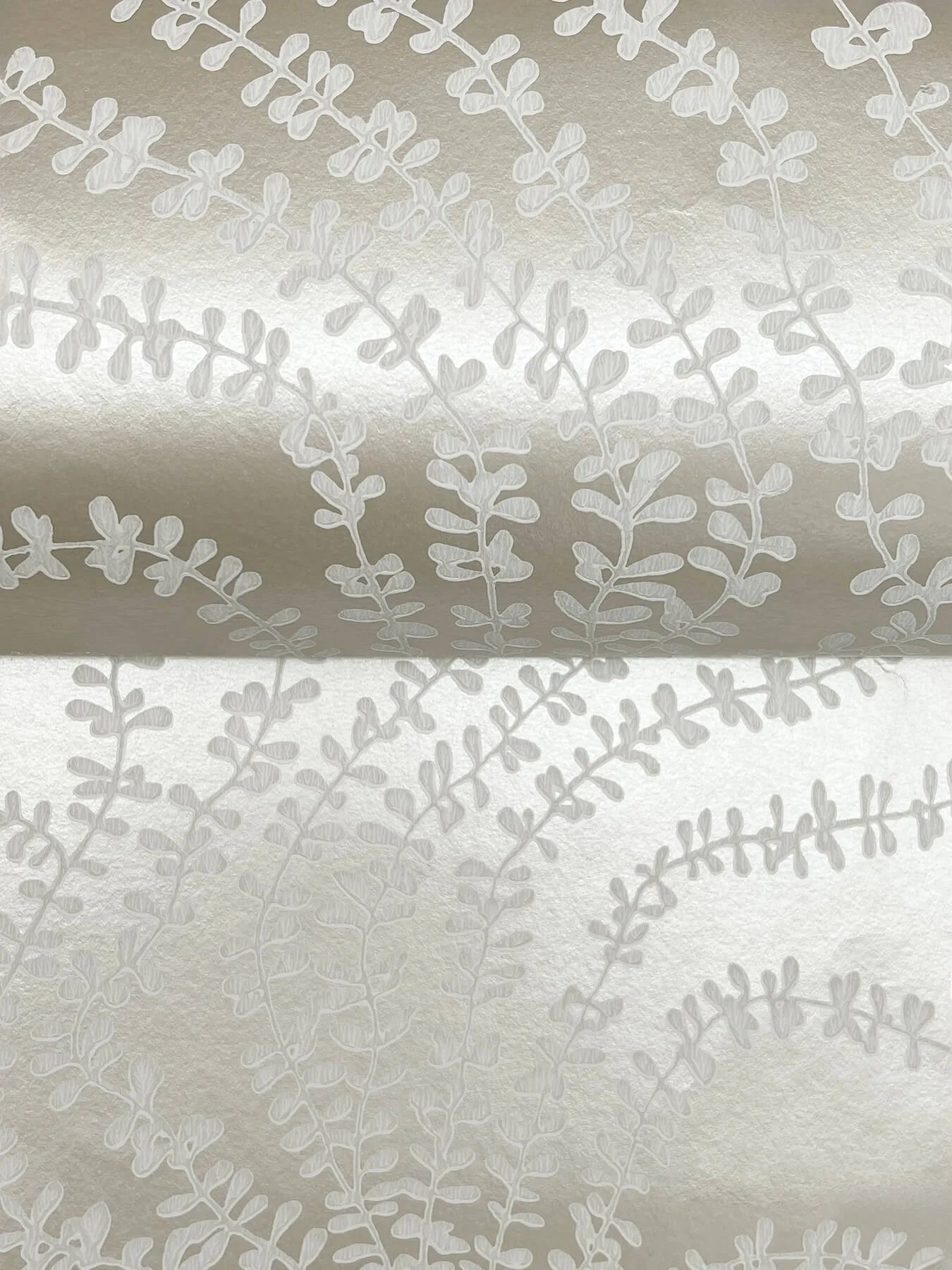 Ronald Redding String of Pearls - Pearl Wallpaper | Buy Online Ronald Redding String of Pearls wallpaper, color Pearl, SKU VR1514