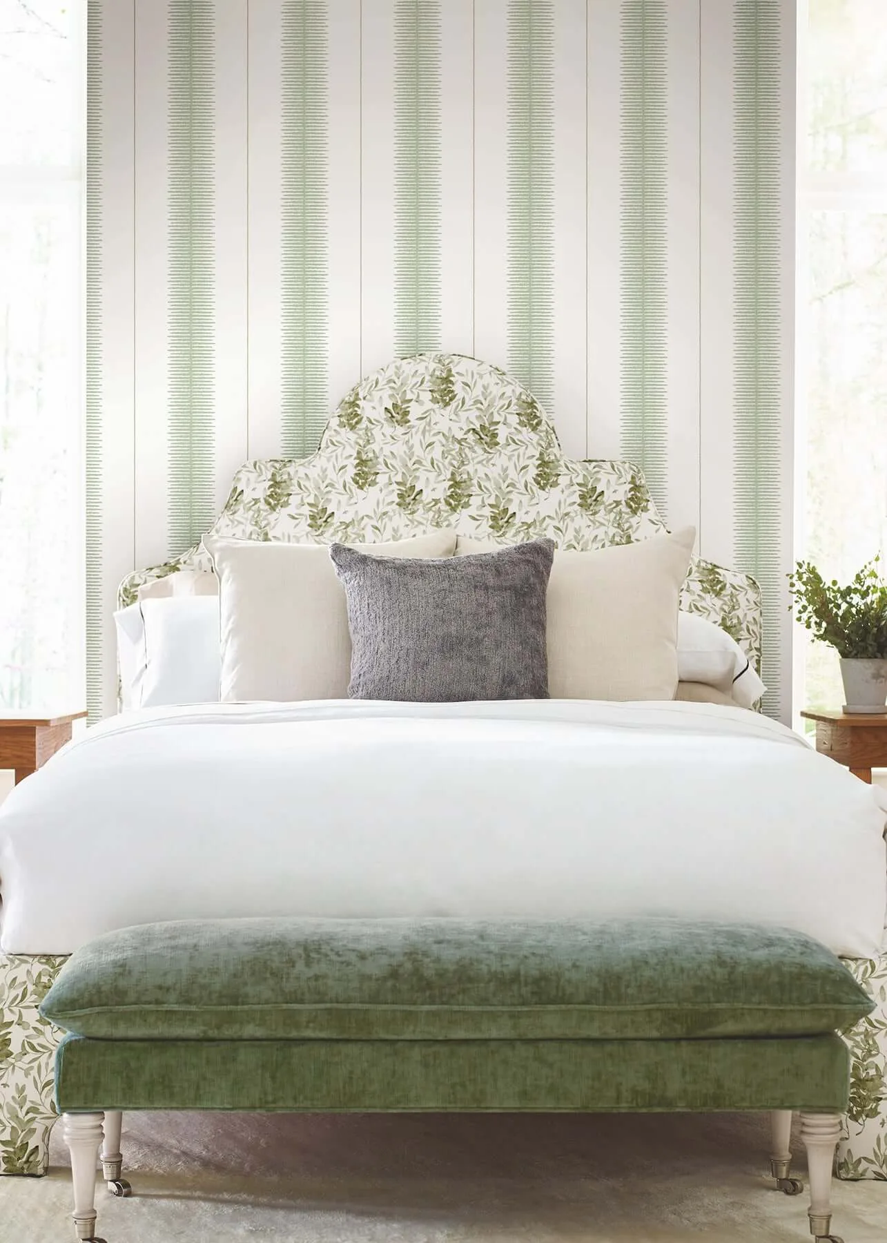 Ronald Redding Tandem Stripe wallpaper, color Green, SKU MX9614