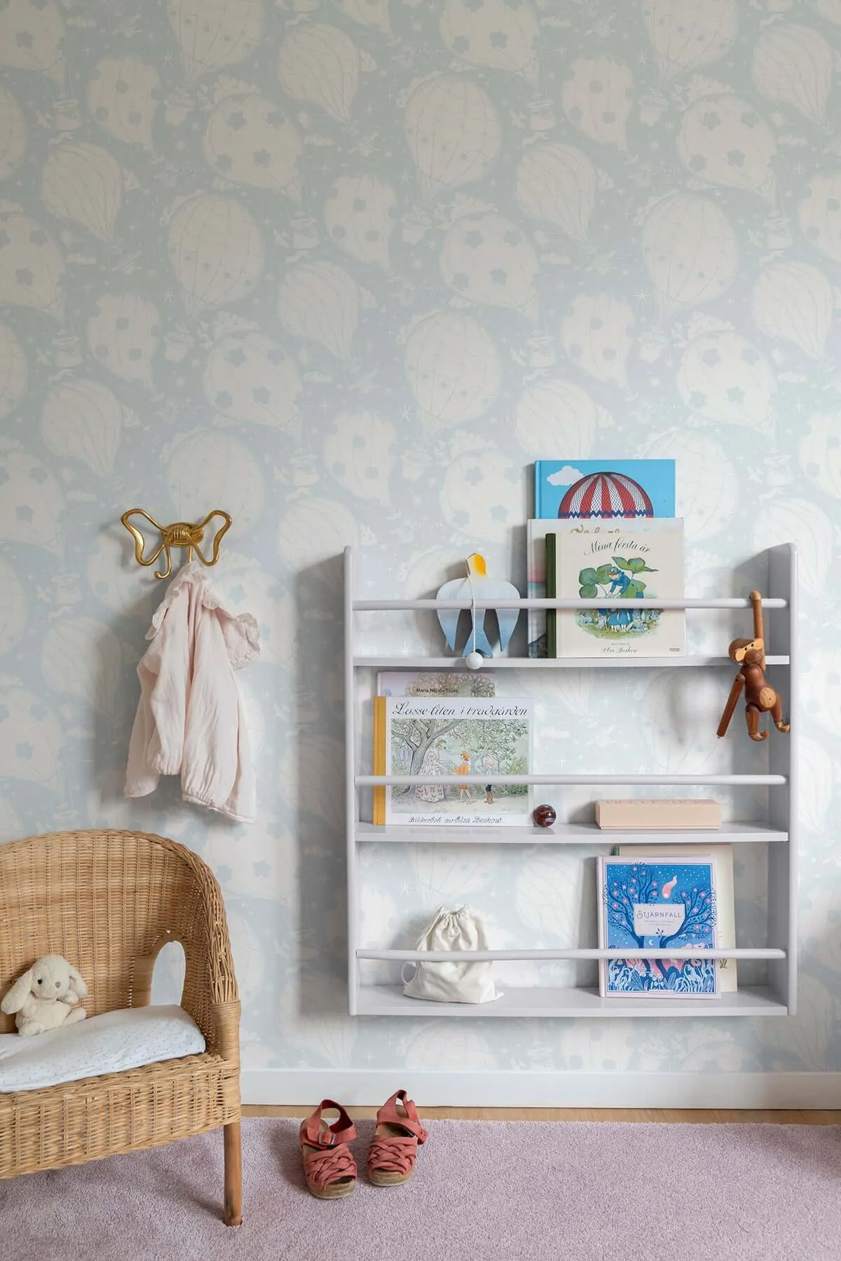 York Wallcoverings Ballongerna wallpaper, color Light Blue, SKU MB29005