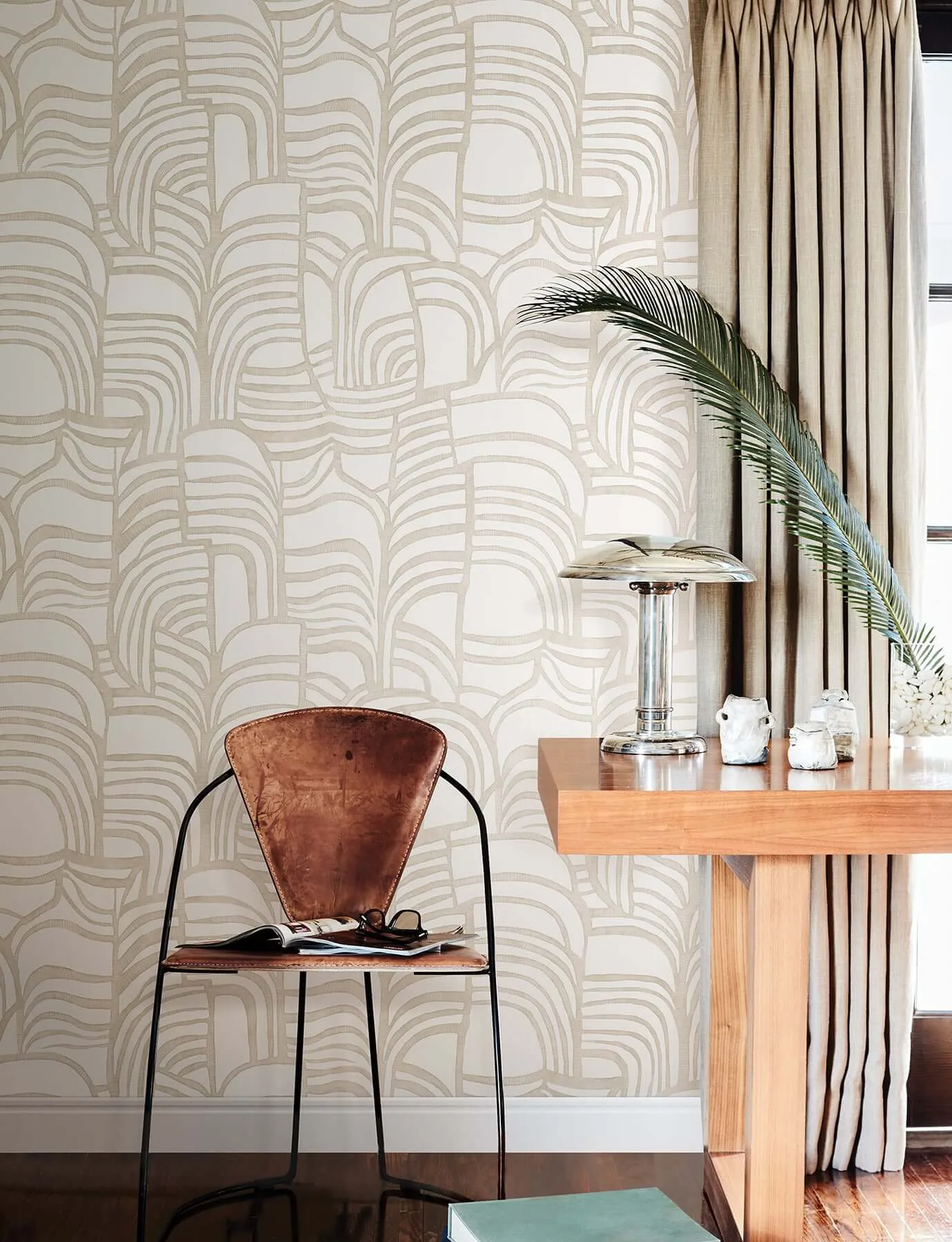 York Wallcoverings Featherwork wallpaper, color Linen, SKU PSW1658RL