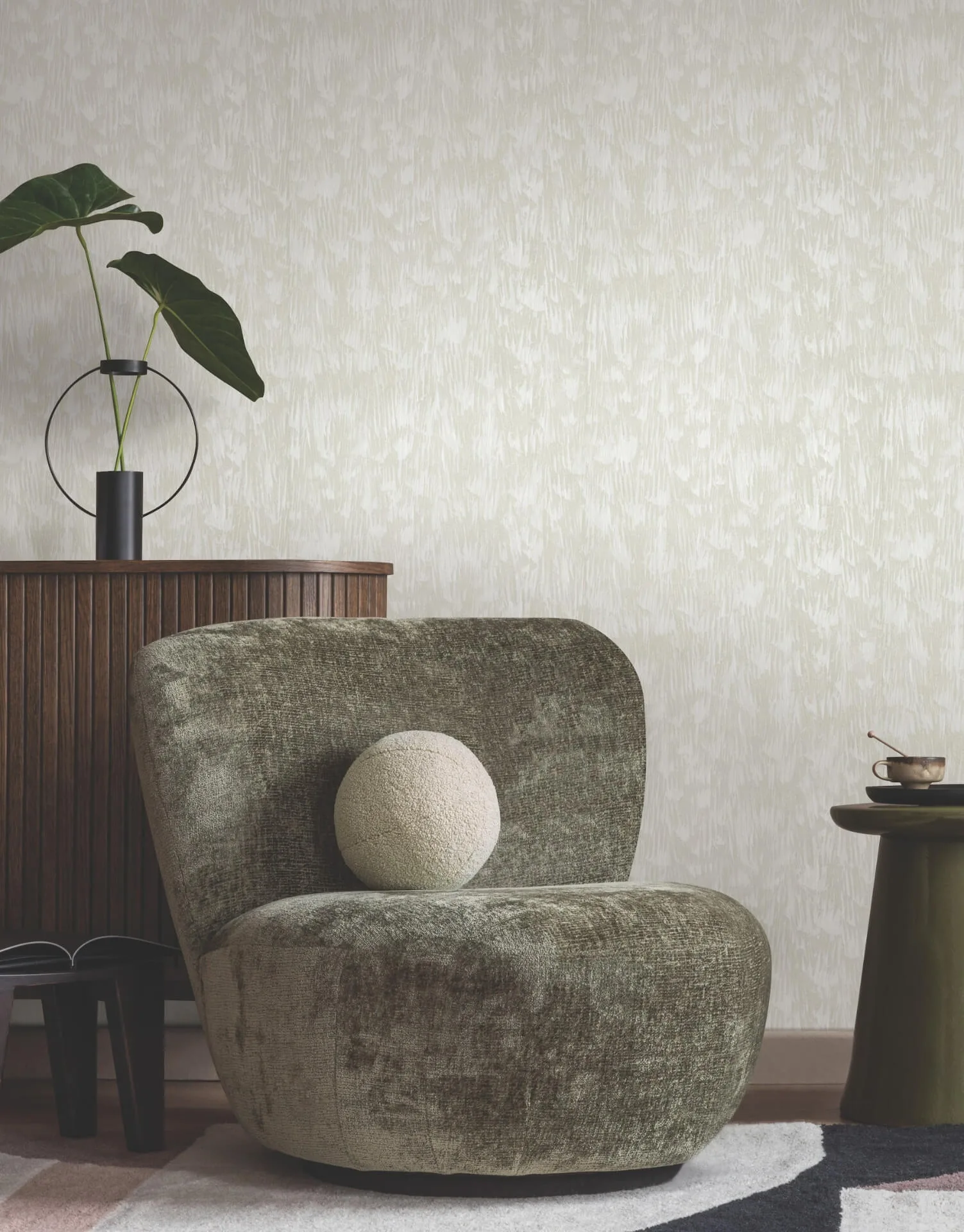 York Wallcoverings Gilded Plume wallpaper, color Light Cream, SKU FM1002