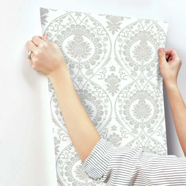 York Wallcoverings Imperial Damask wallpaper, color White & Silver, SKU DM4905