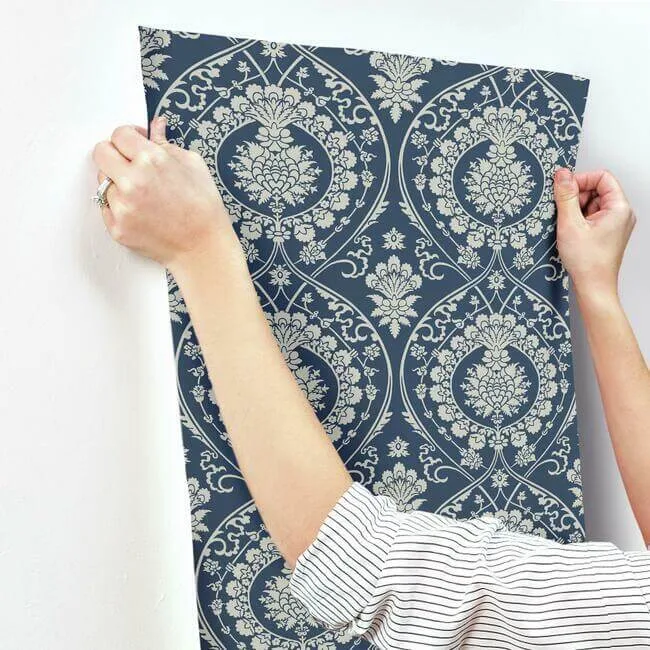 York Wallcoverings Imperial Damask wallpaper, color Navy & Silver, SKU DM4901