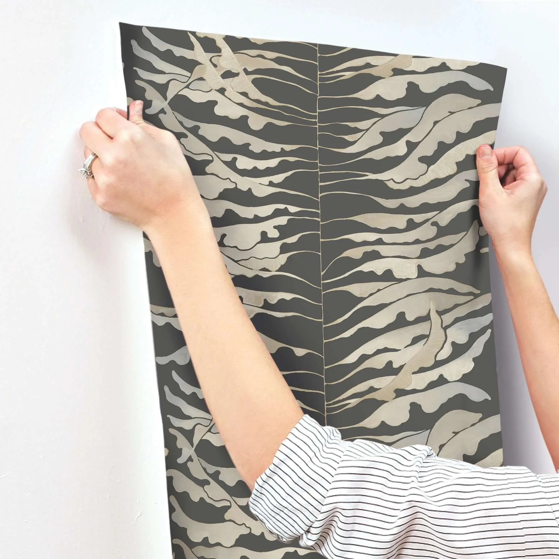 York Wallcoverings Leaf Column - Black Wallpaper | Buy Online York Wallcoverings Leaf Column wallpaper, color Black, SKU FM1042