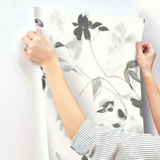 York Wallcoverings Linden Flower wallpaper, color Black, SKU SO2442