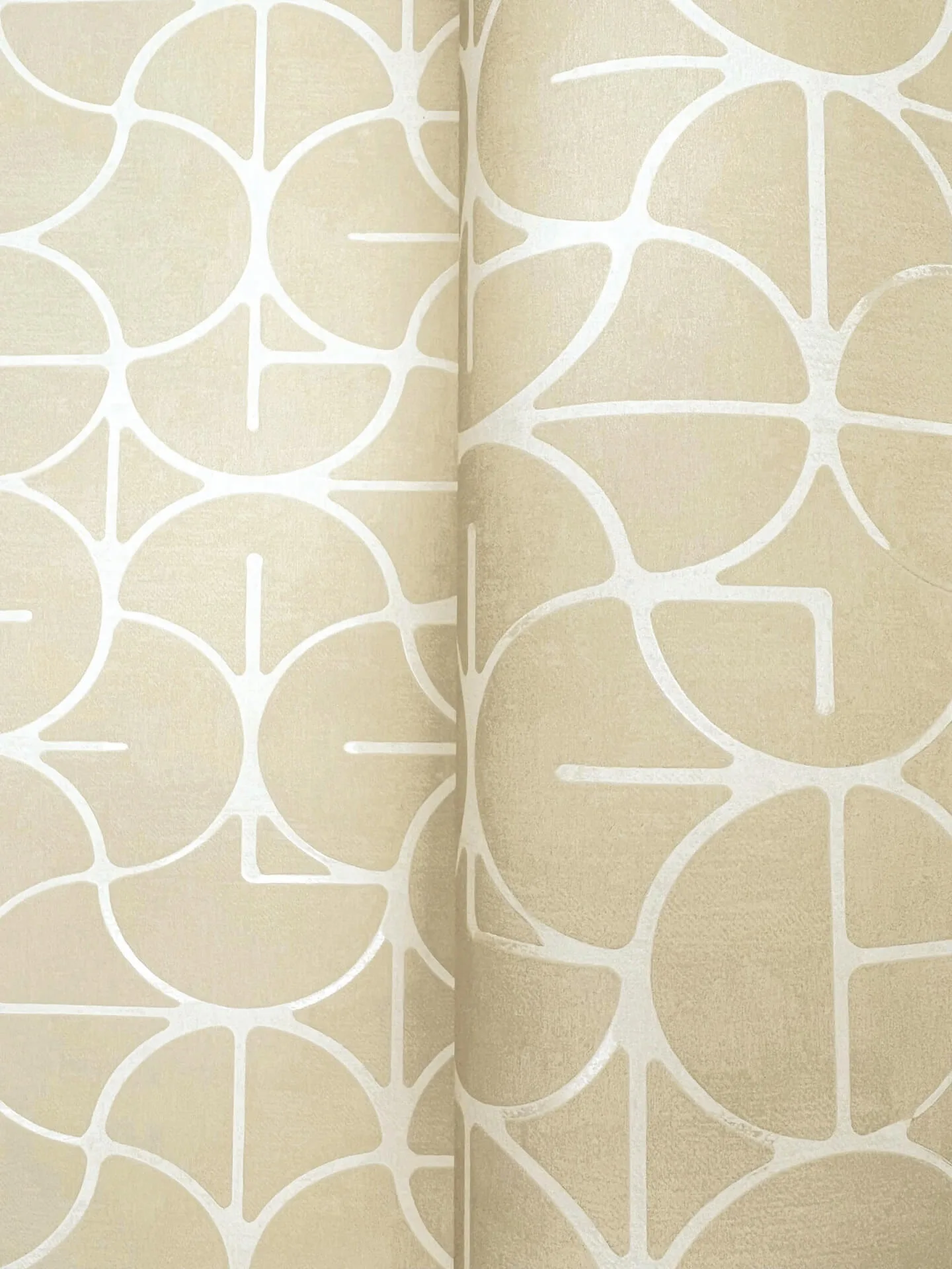 York Wallcoverings Looking Glass wallpaper, color Straw, SKU FM1101